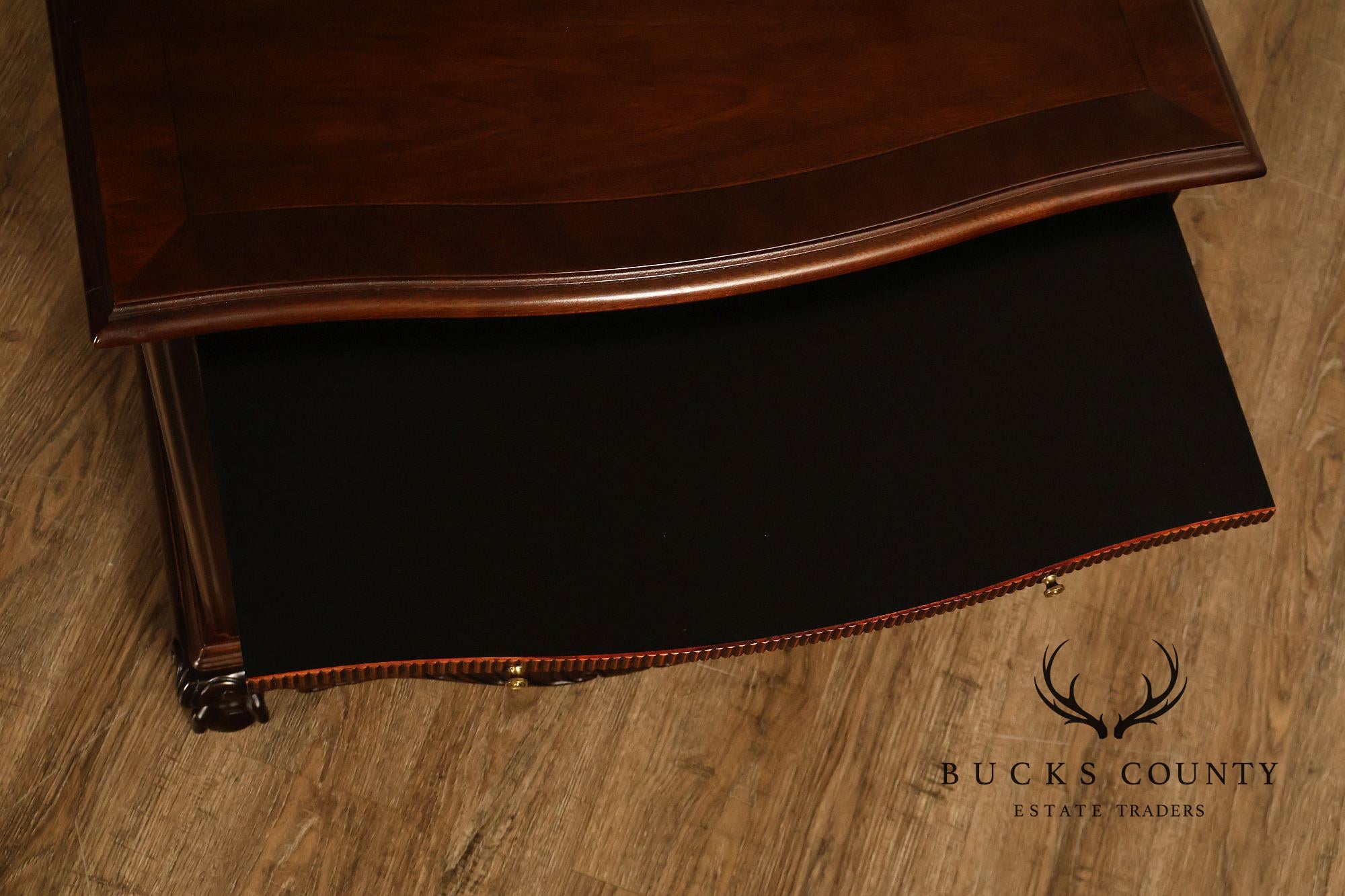 Drexel Heritage Heirlooms Collection Pair of Mahogany Bedside Chests Nightstands