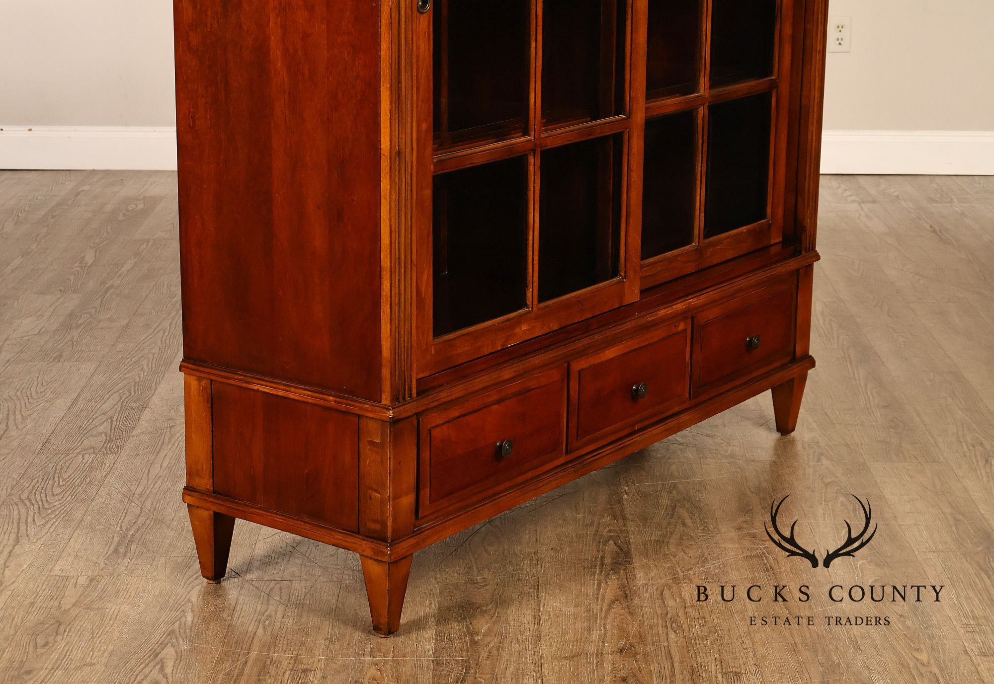 Ethan Allen 'Townhouse' Sliding Door Bookcase