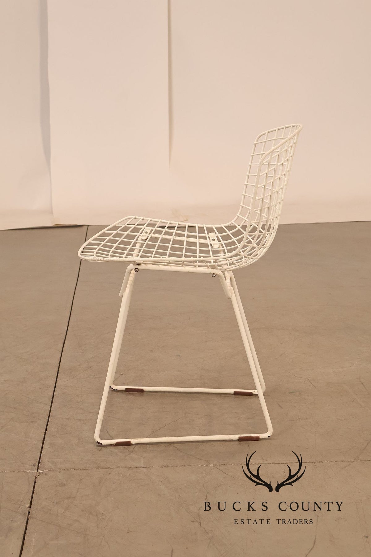 Vintage Mid Century Modern Set Of Eight Bertoia Style White Wire Dining Chairs
