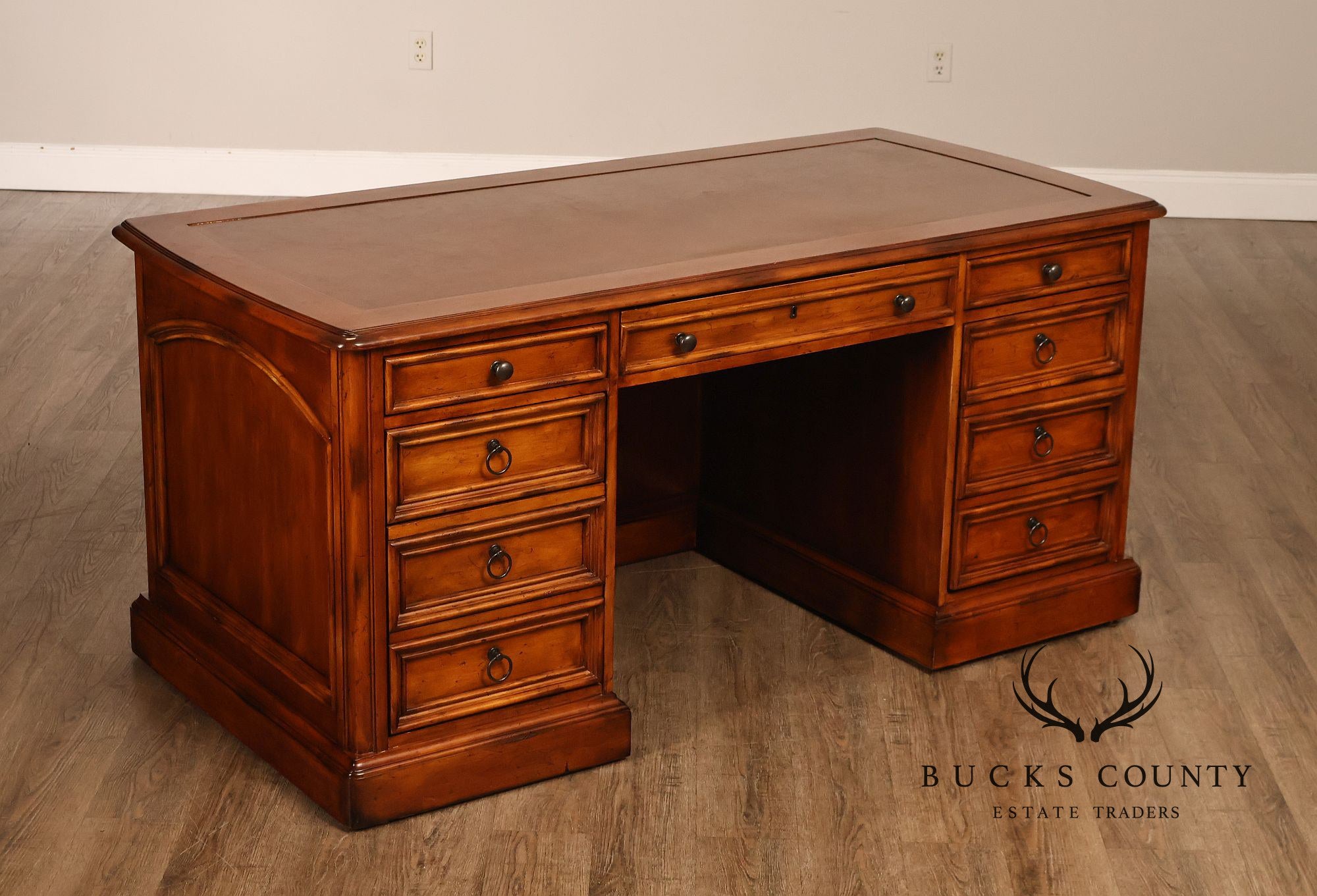 Sligh Traditional Style Leather Top Executive Desk