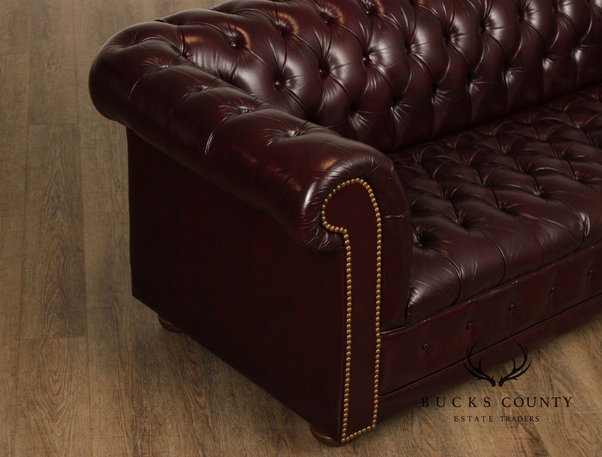 Quality Tufted Leather Vintage Chesterfield Style Sofa