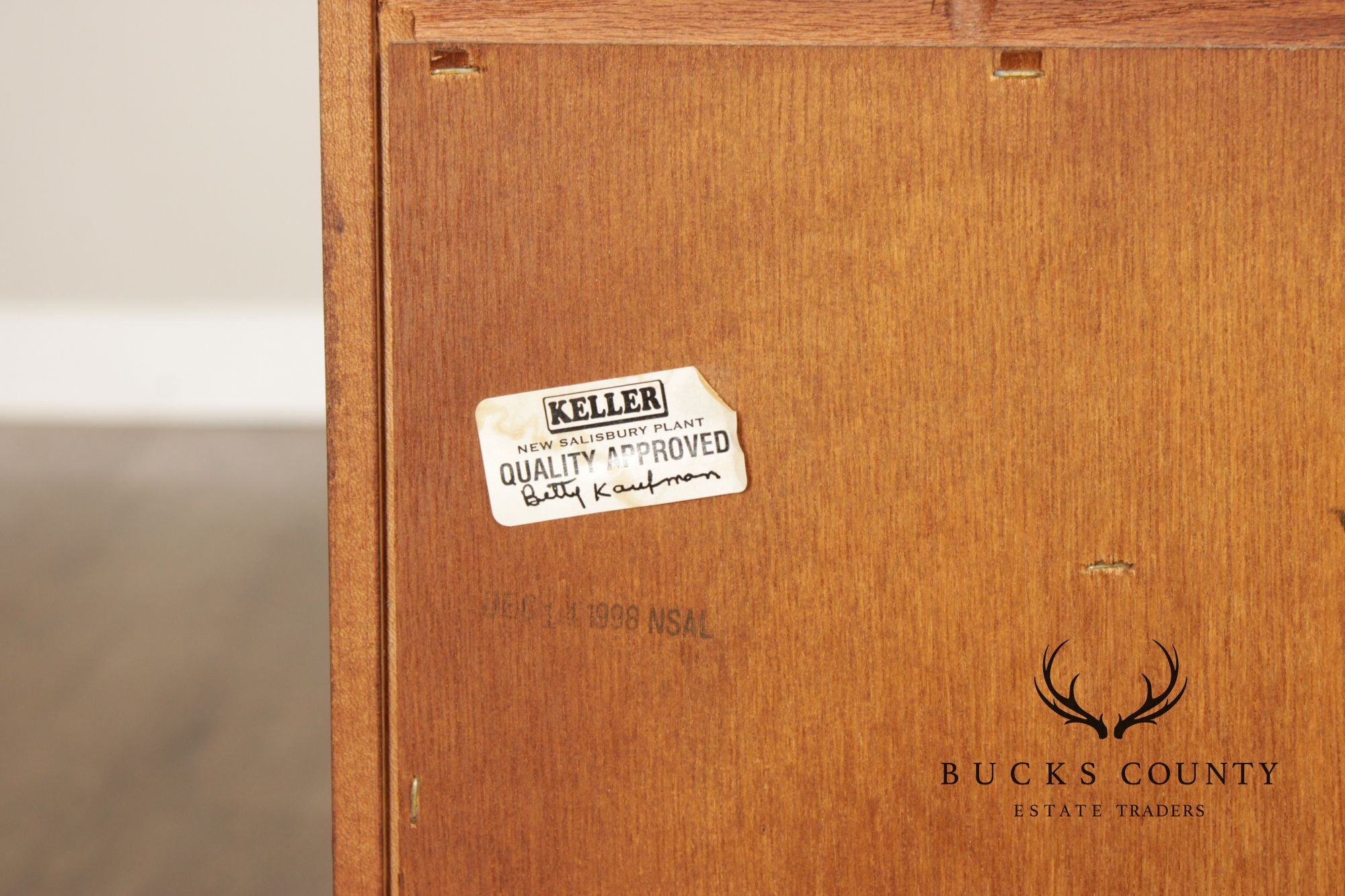 Keller Pair Of Solid Cherry Traditional Nightstands With Pull Out Trays