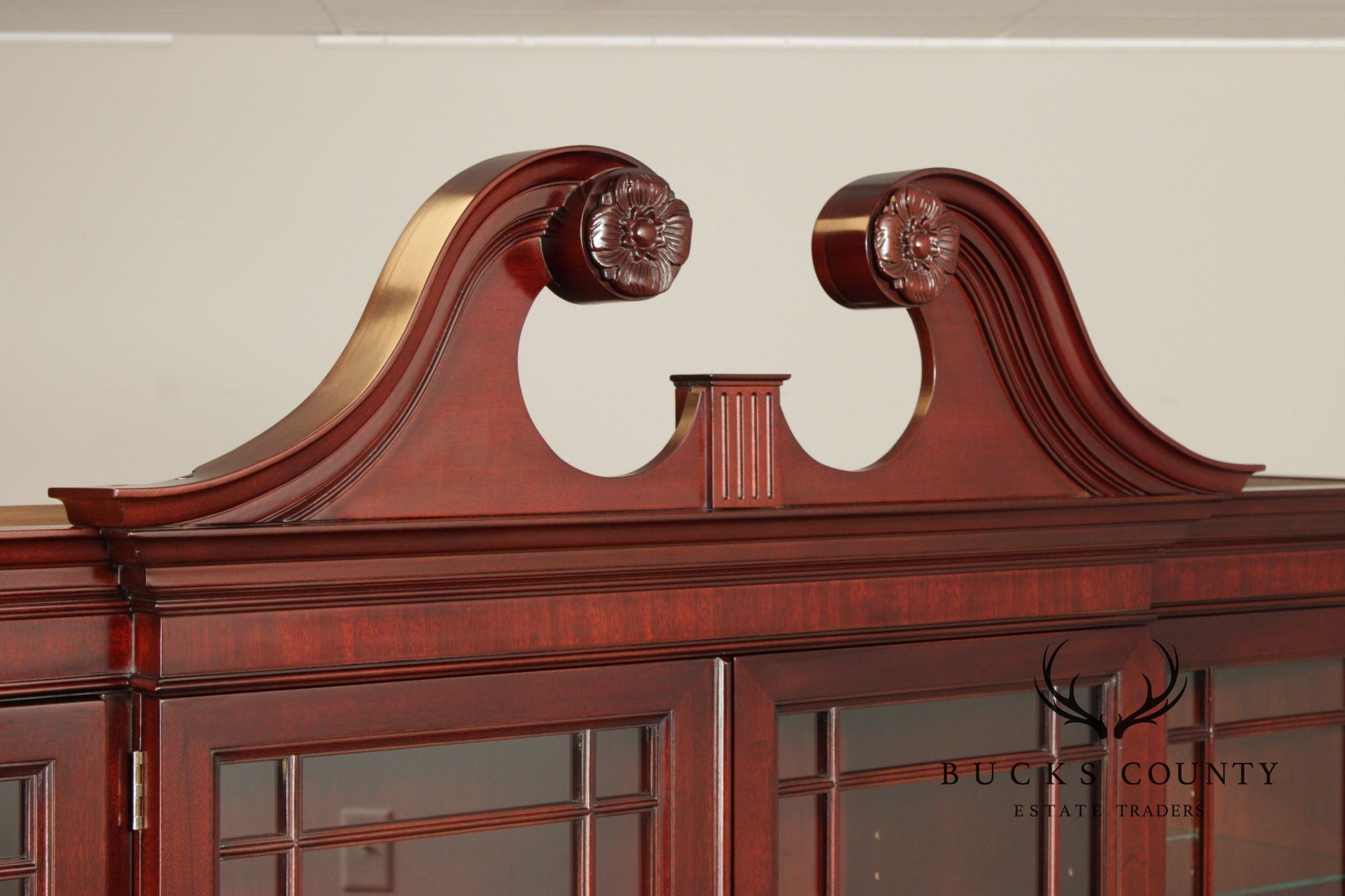 Kindel Georgian Style Mahogany China Cabinet