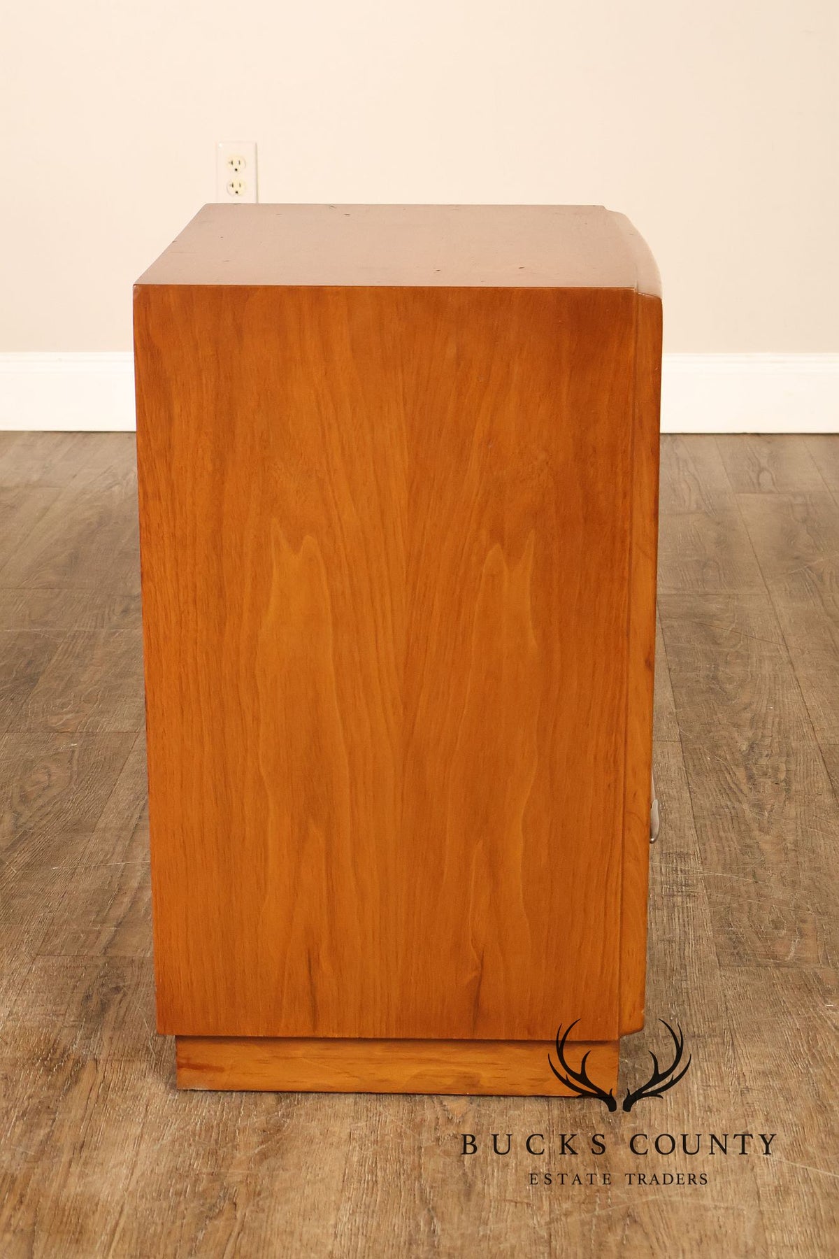 Widdicomb Mid Century Modern Pair of Walnut Nightstands