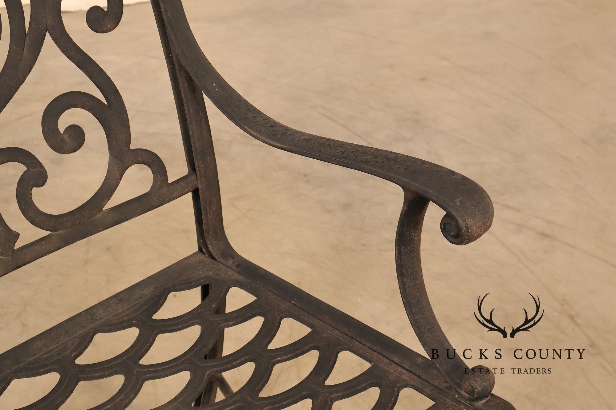 Hanamint Outdoor Round Cast Aluminum Dining Table and Chair Set
