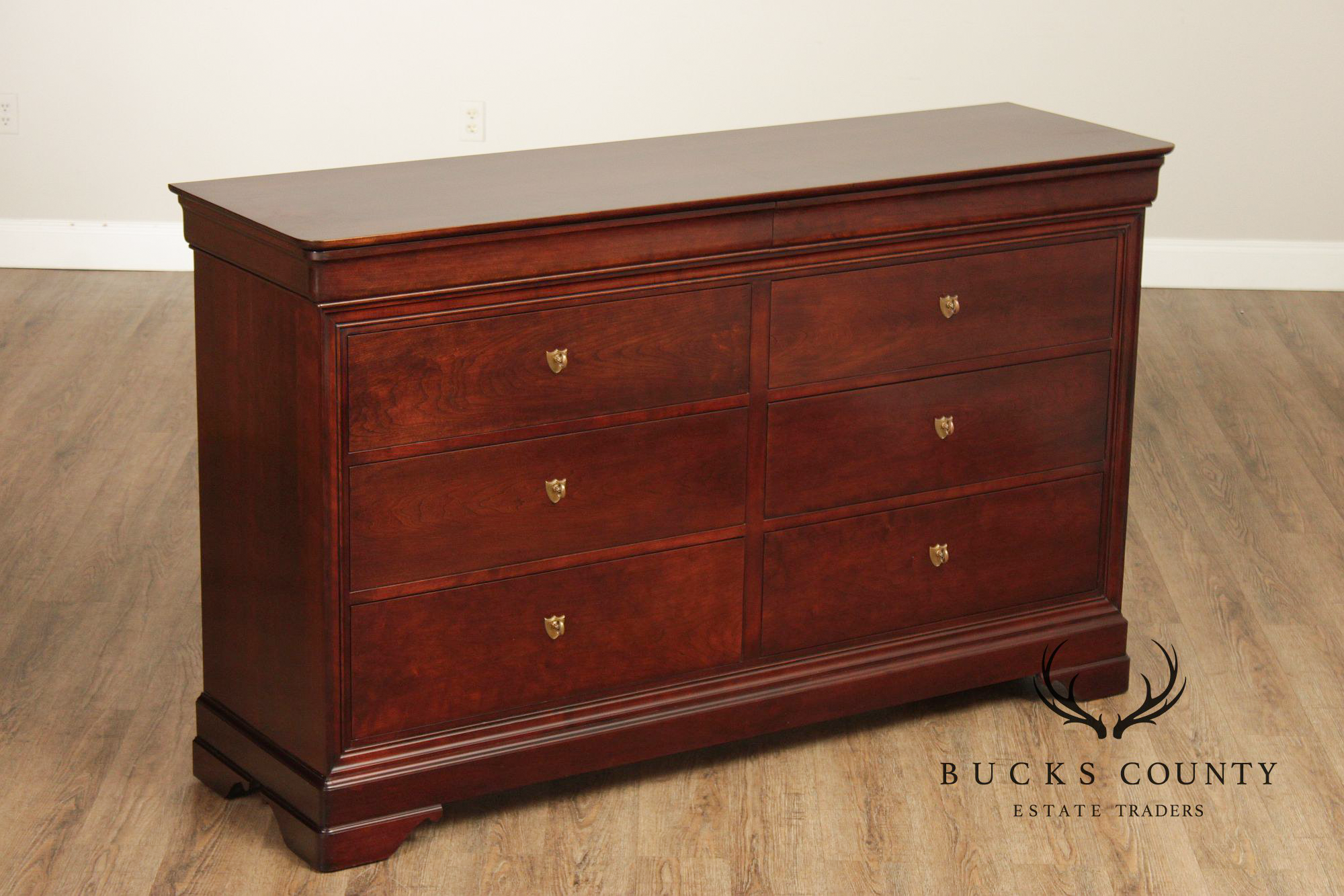 Stickley Marseilles Louis Philippe Cherry 8-Drawer Dresser