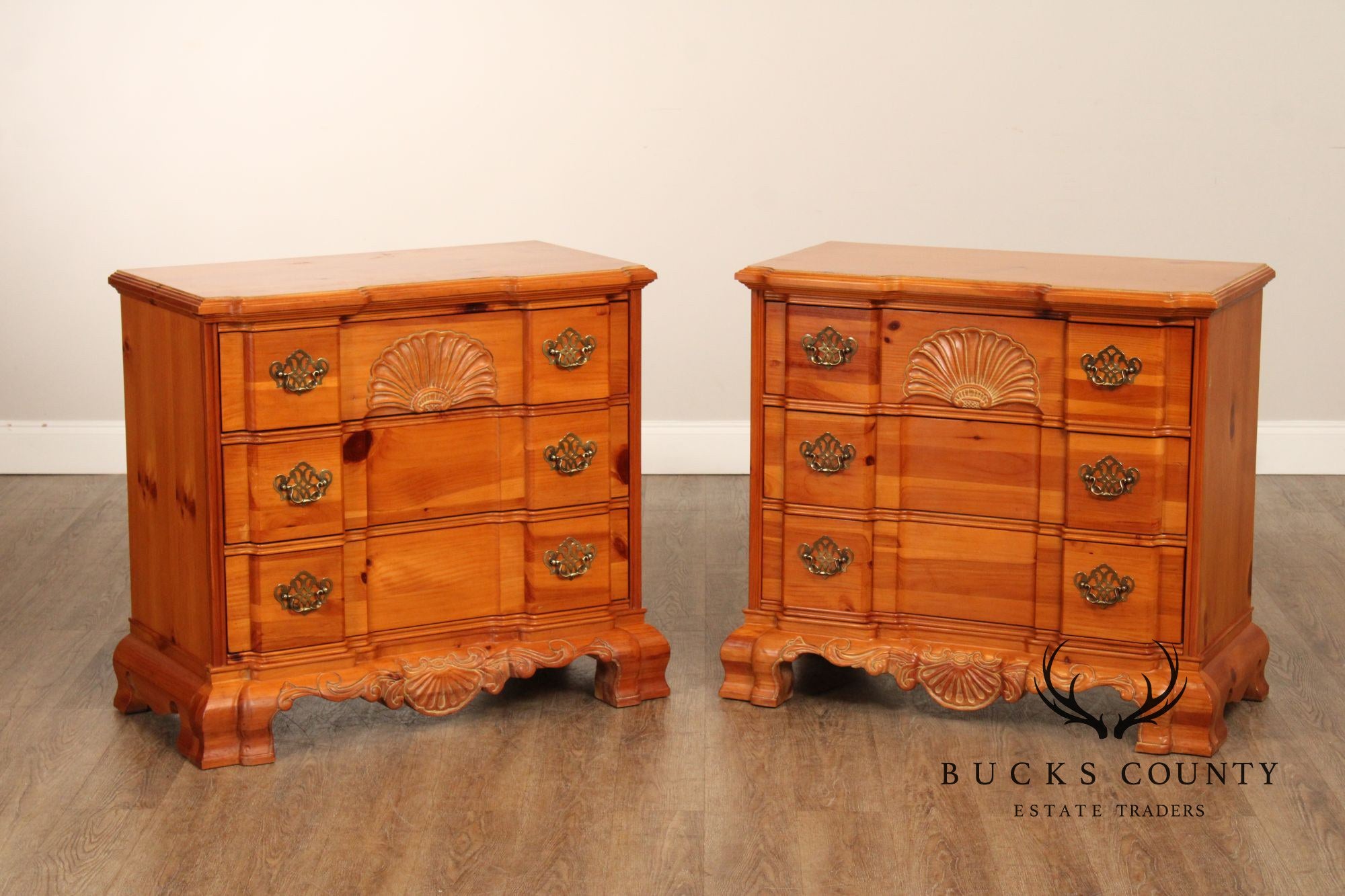 Pulaski Furniture Pair of Pine Goddard Chests