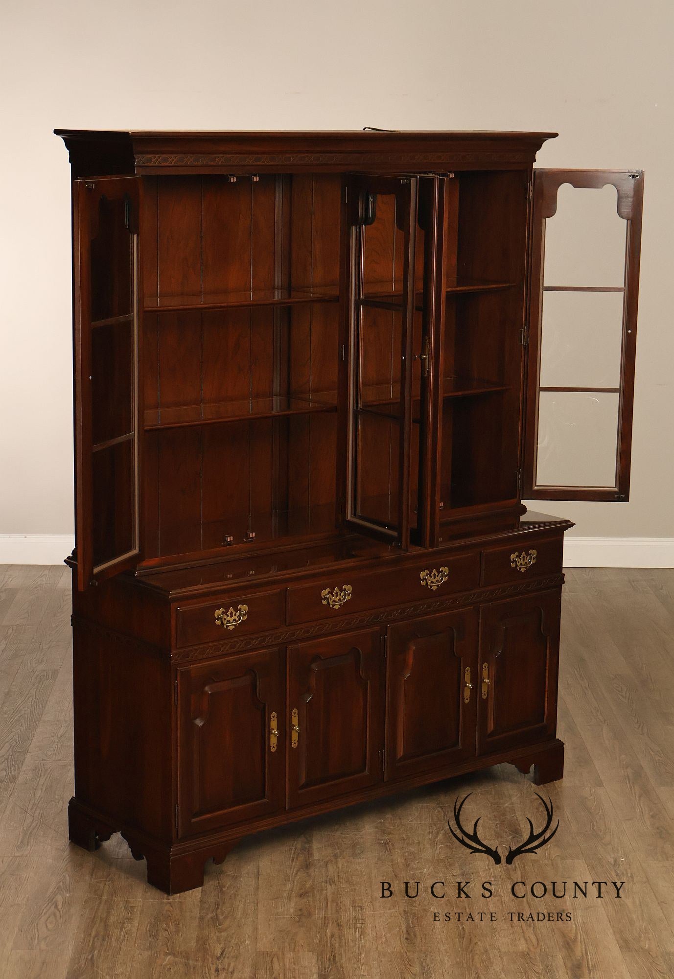 Ethan Allen 'Georgian Court' Cherry China Cabinet
