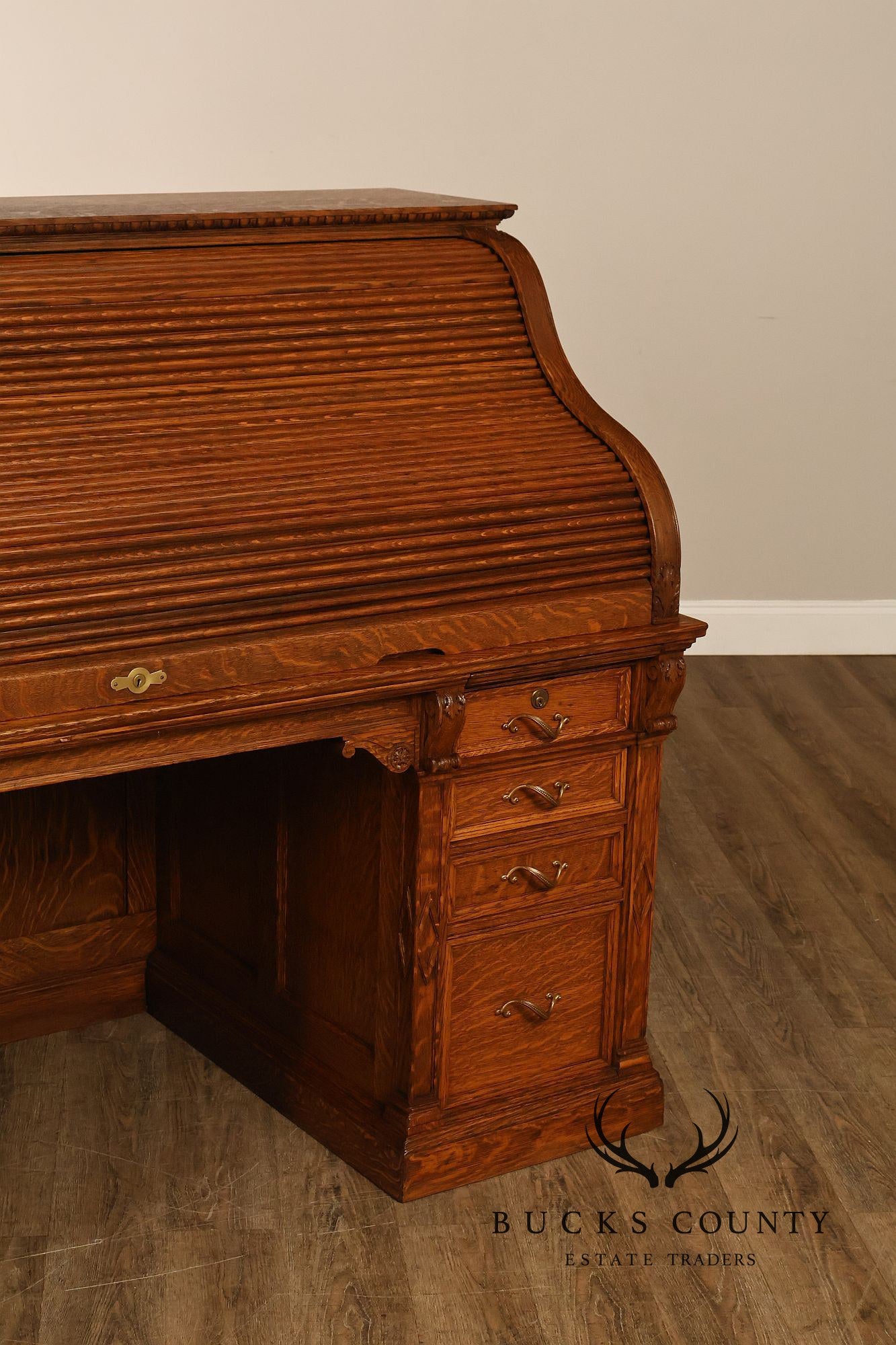 Exceptional Antique Quarter Sawn Oak Roll Top Desk With Carved 'Reading Hardware Co." Crest Panel