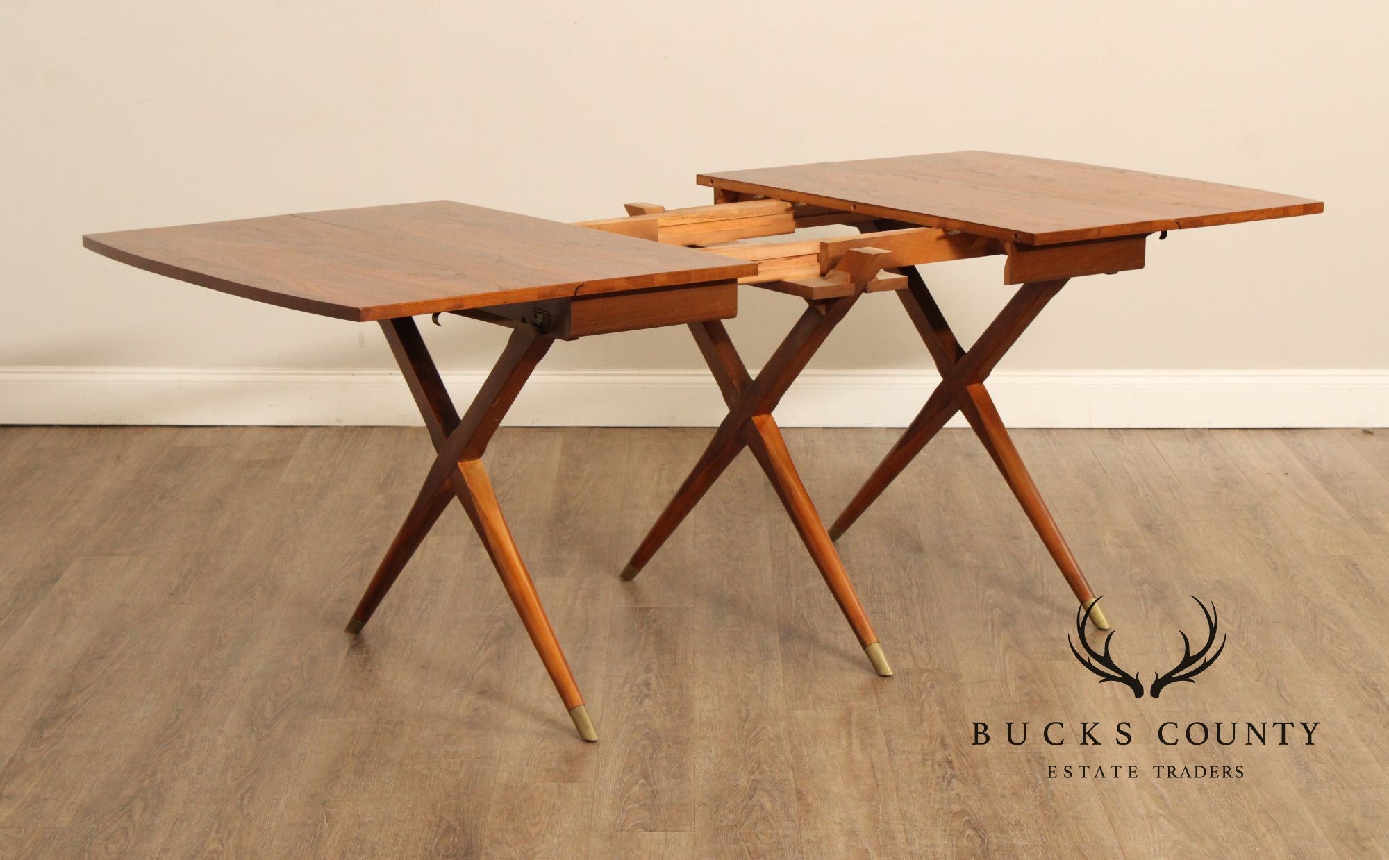 Craddock Mid Century Modern Drop Leaf Dining Table