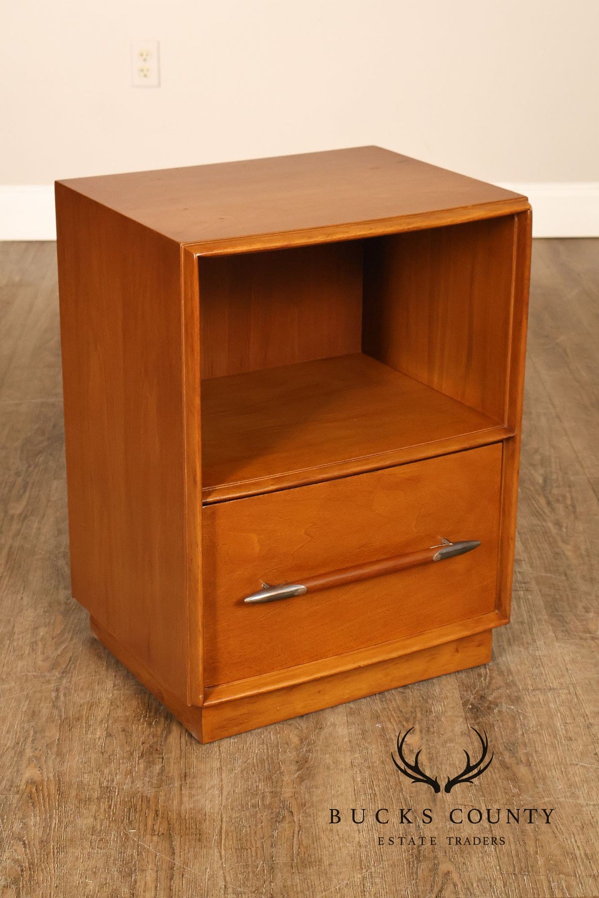Widdicomb Mid Century Modern Pair of Walnut Nightstands