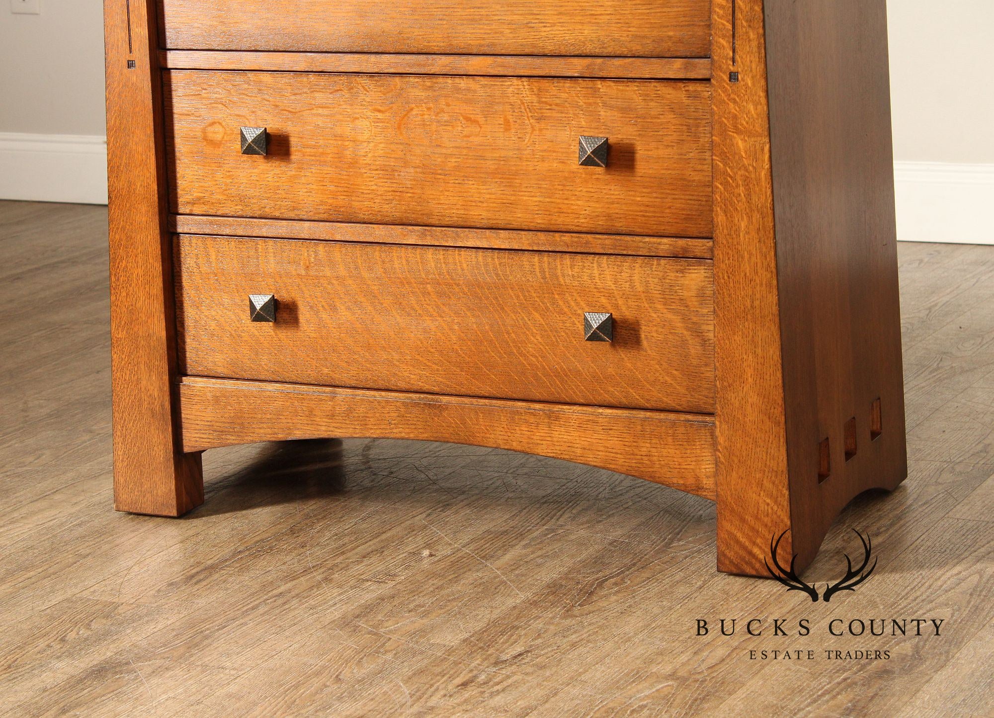 Stickley 'Highlands' Pair of Three Drawer Oak Nightstands