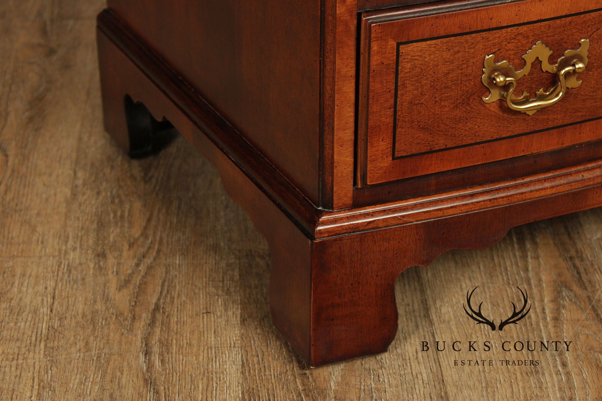 Henredon Aston Court Pair Of Mahogany Nightstands