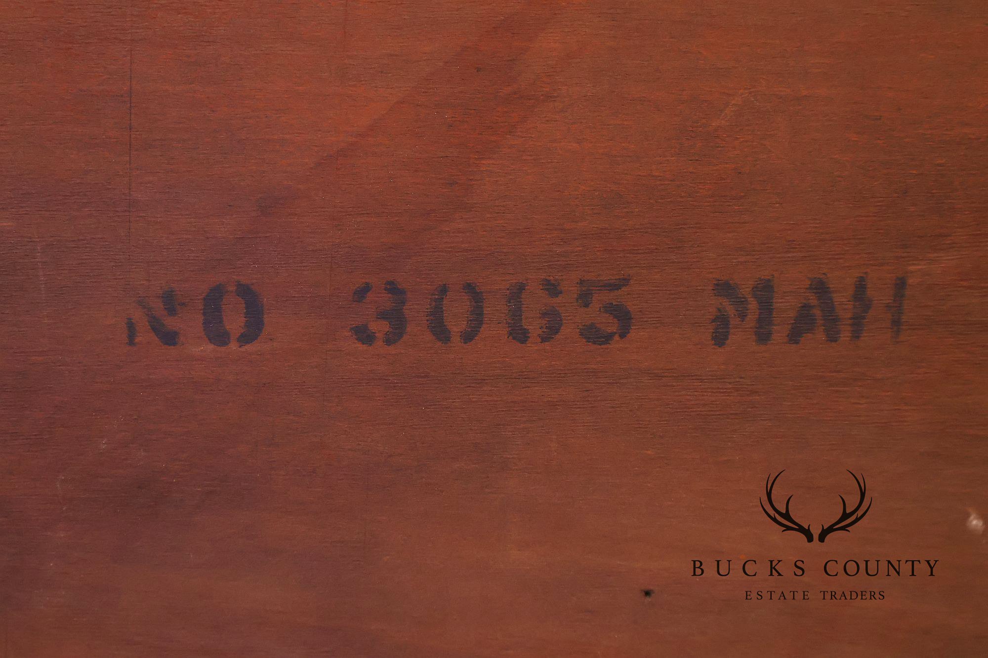 1940;s French Style Flame Mahogany Serpentine Chest-On-Chest