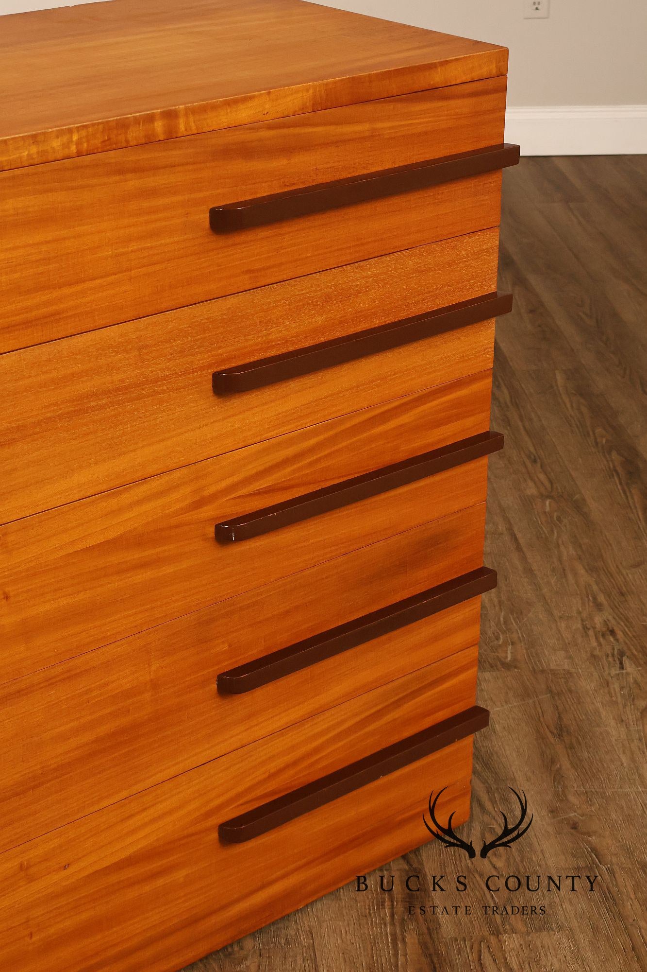 Donald Deskey Attributed 1930s Art Deco Streamlined Pair Of Five Drawer Chests