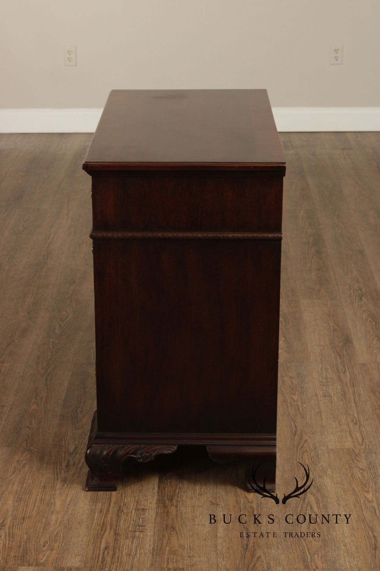 Henredon Georgian Style Mahogany Chest Of Drawers