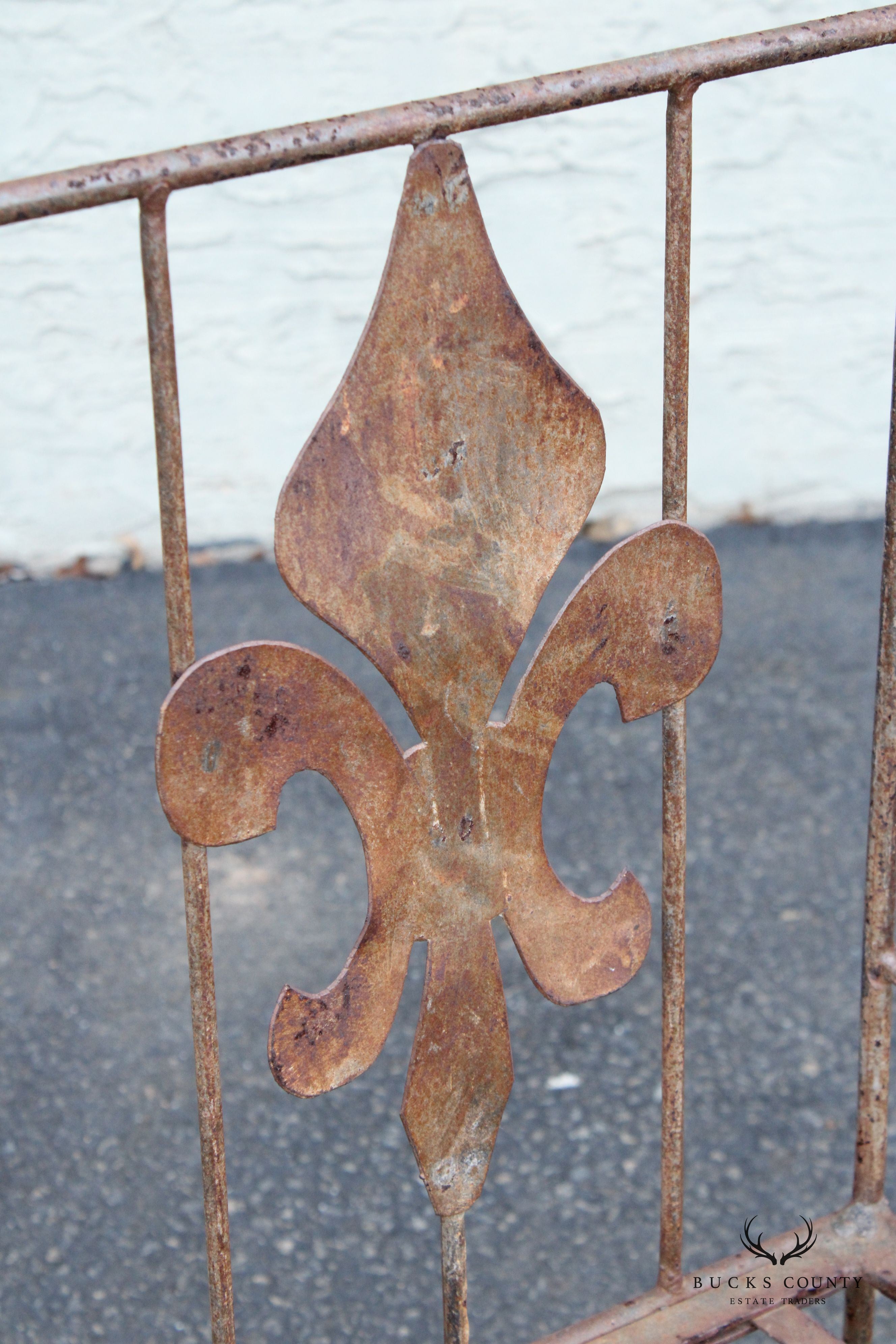 French Style Vintage Set of Four Wrought Iron Garden Side Dining Chairs