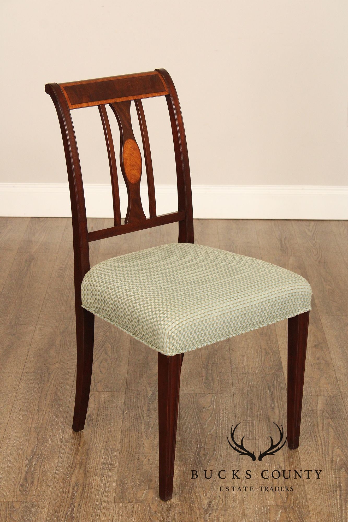 1940s Federal Style Set of Eight Mahogany Dining Chairs