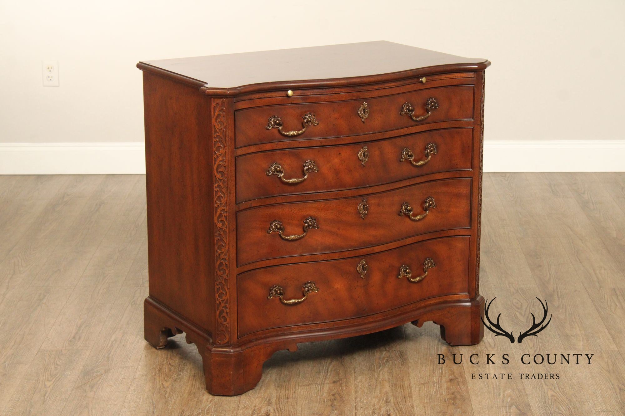 Baker Furniture Georgian Style Pair of Mahogany Chests