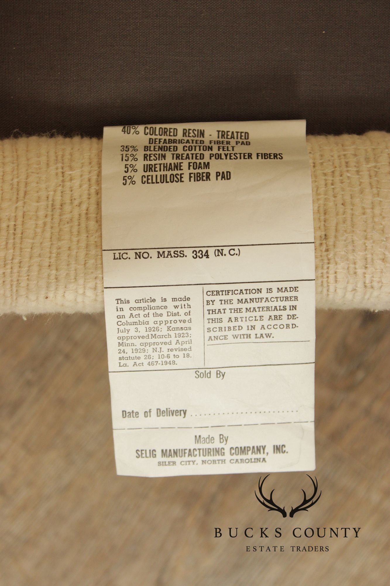 Selig Mid Century Modern Swivel Lounge Chair