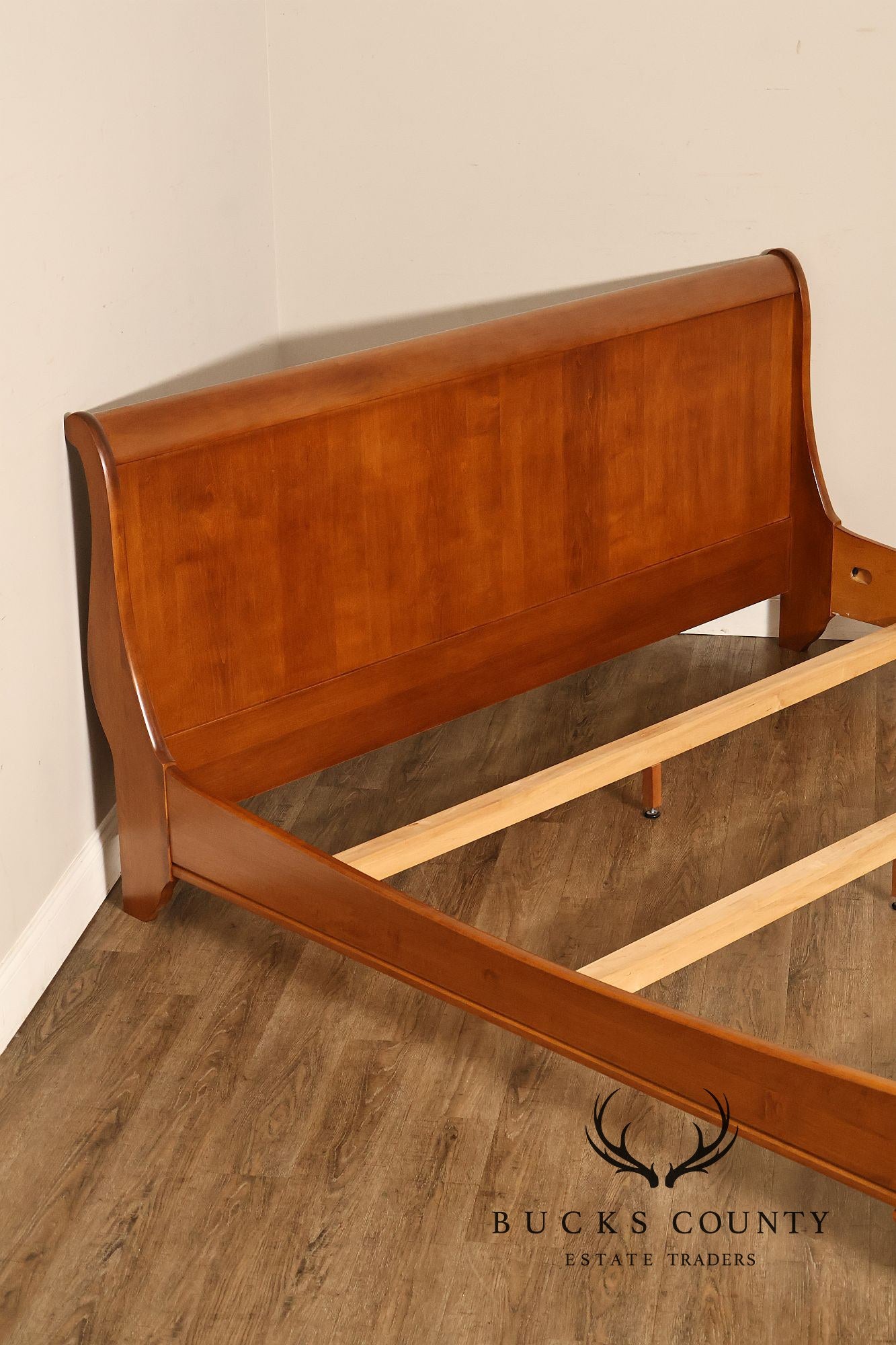 HPL Shermag Maple King Size Sleigh Bed