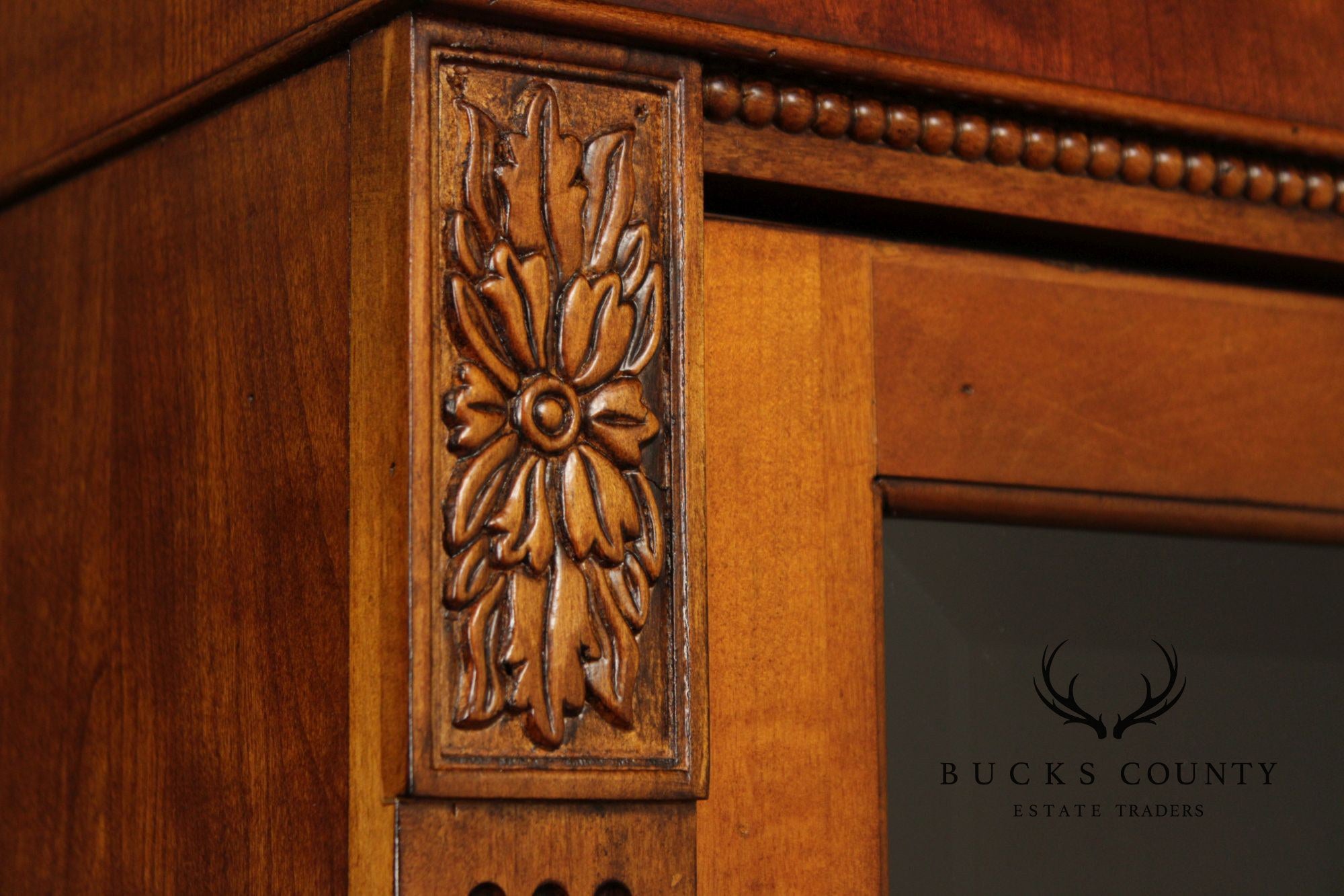 Ethan Allen Traditional Style Lighted Sliding Door Bookcase Display Cabinet