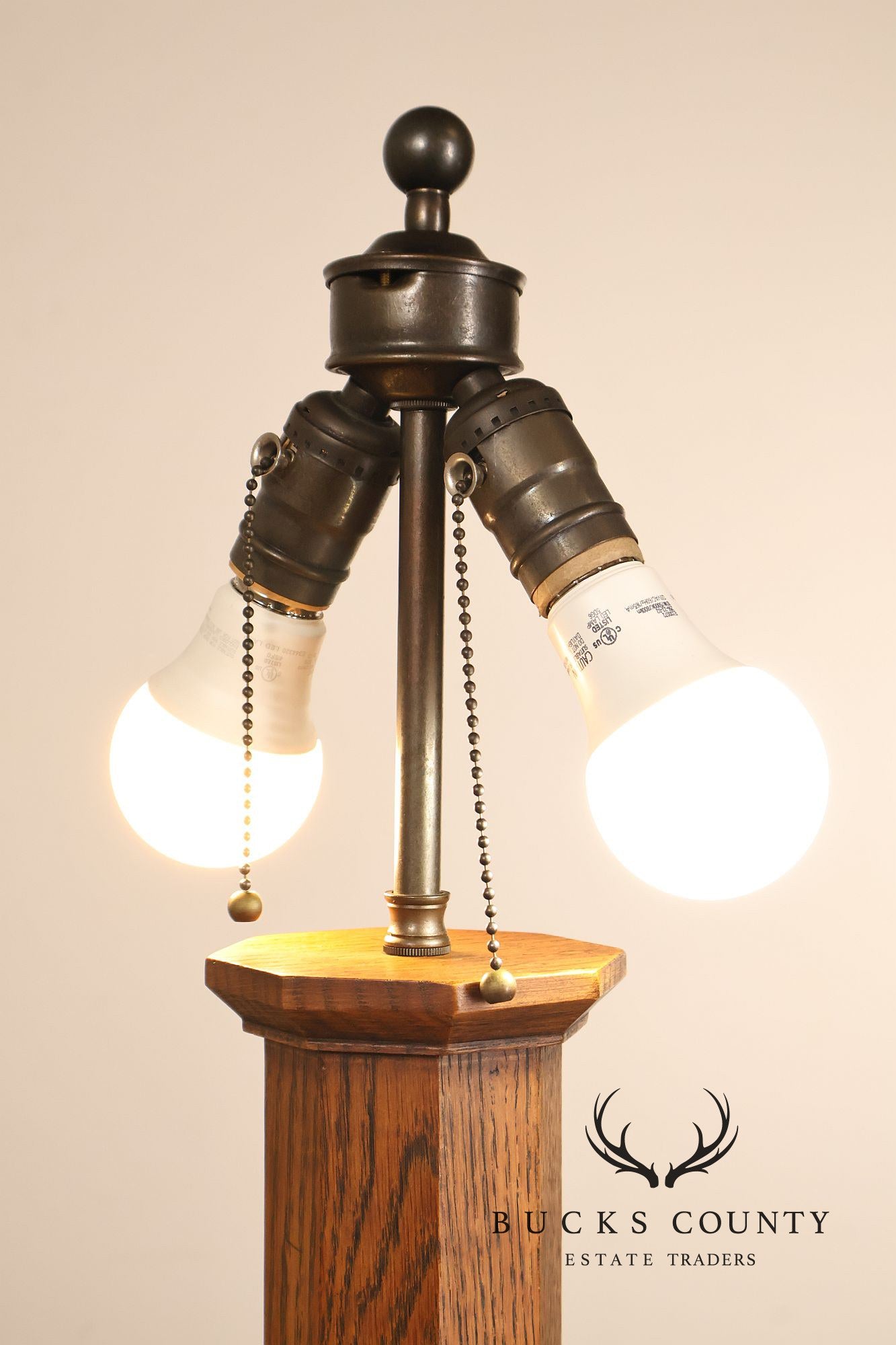 Stickley Mission Collection Table Lamp With Leaded Glass Shade