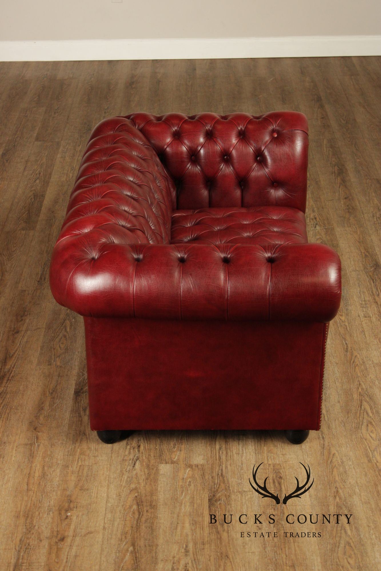 English Traditional Style Tufted Leather Chesterfield Loveseat