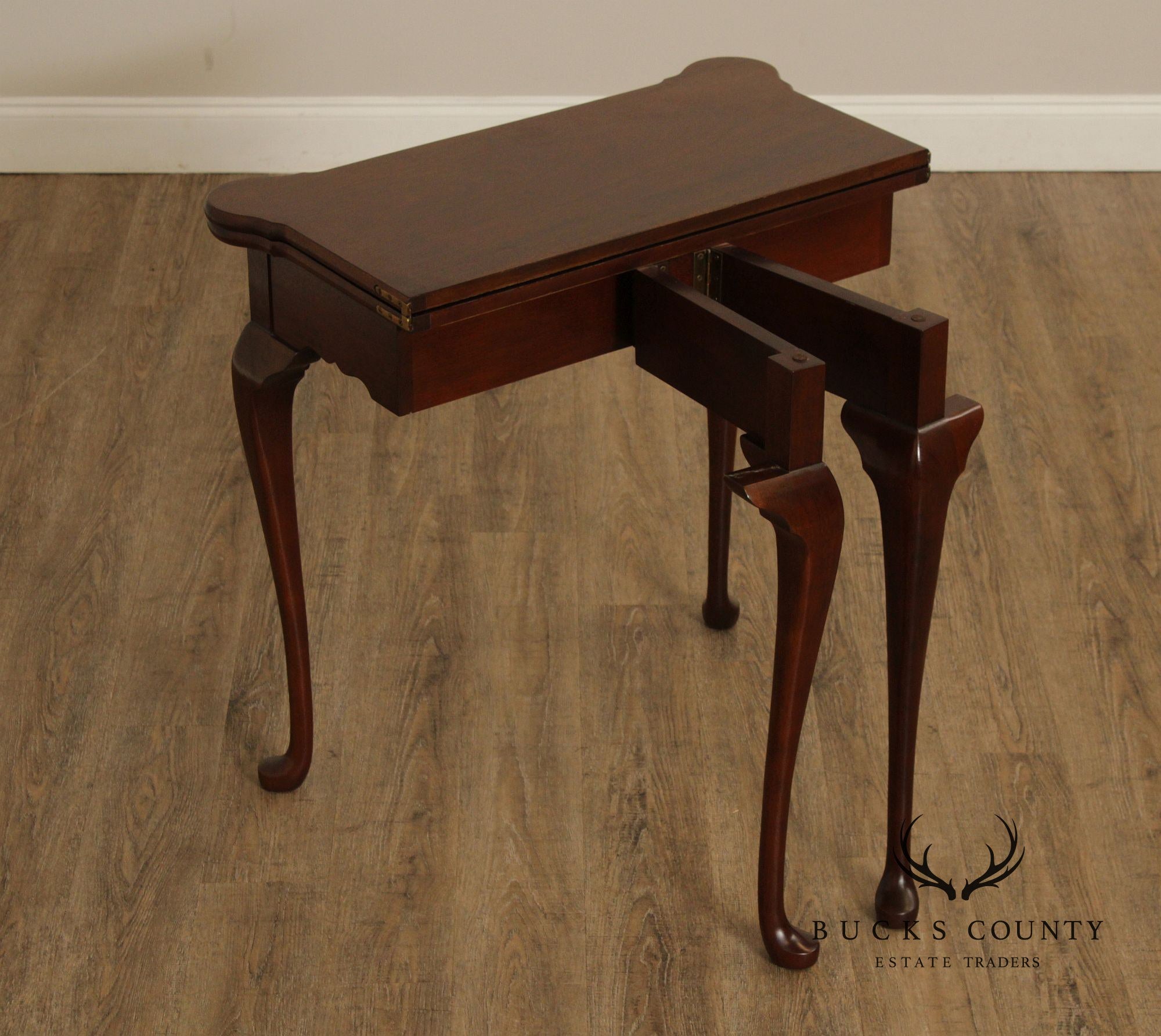 Queen Anne Style Mahogany Gate Leg Side Table