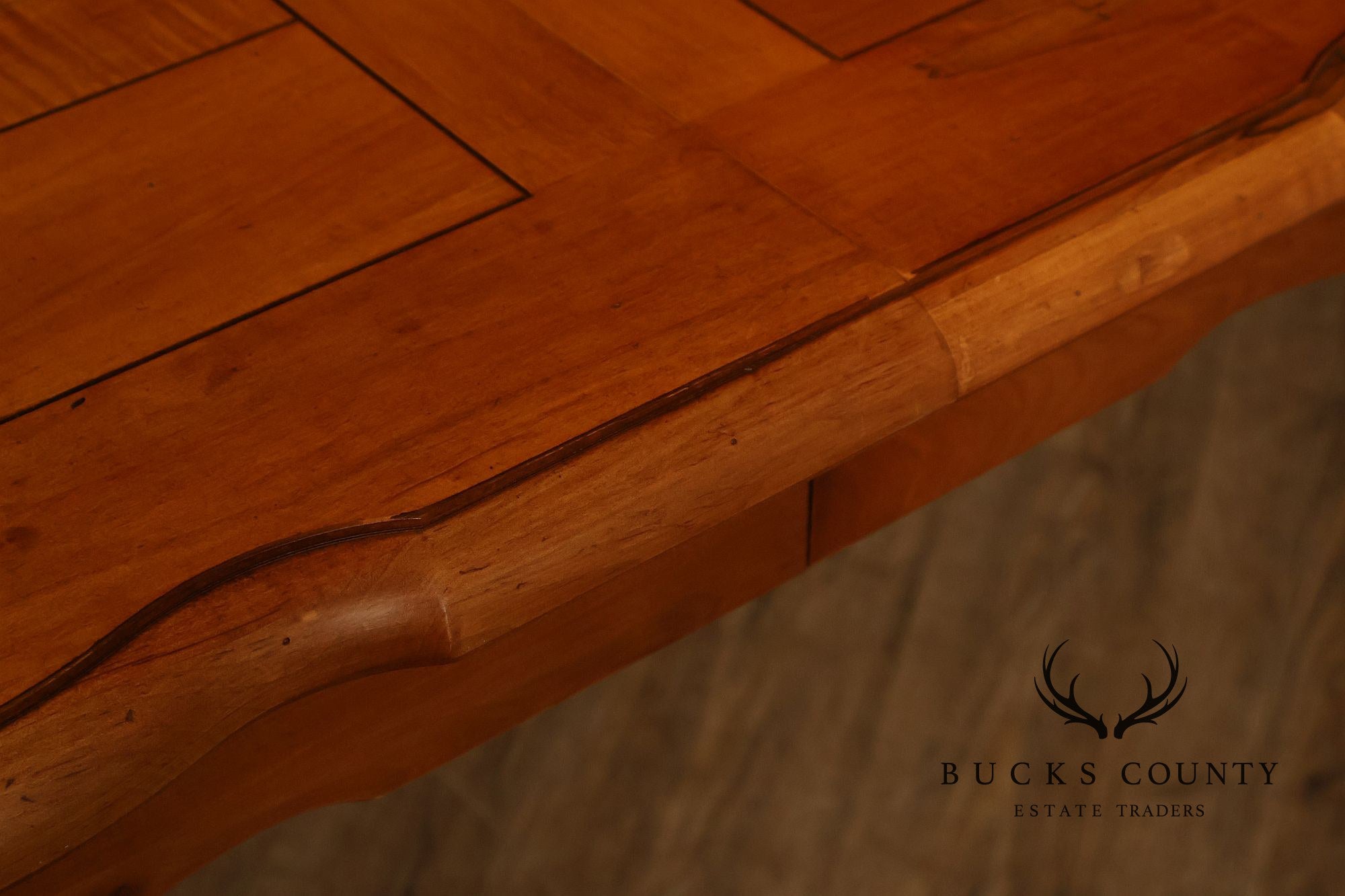 Ethan Allen 'Legacy' French Country Style Expandable Dining Table