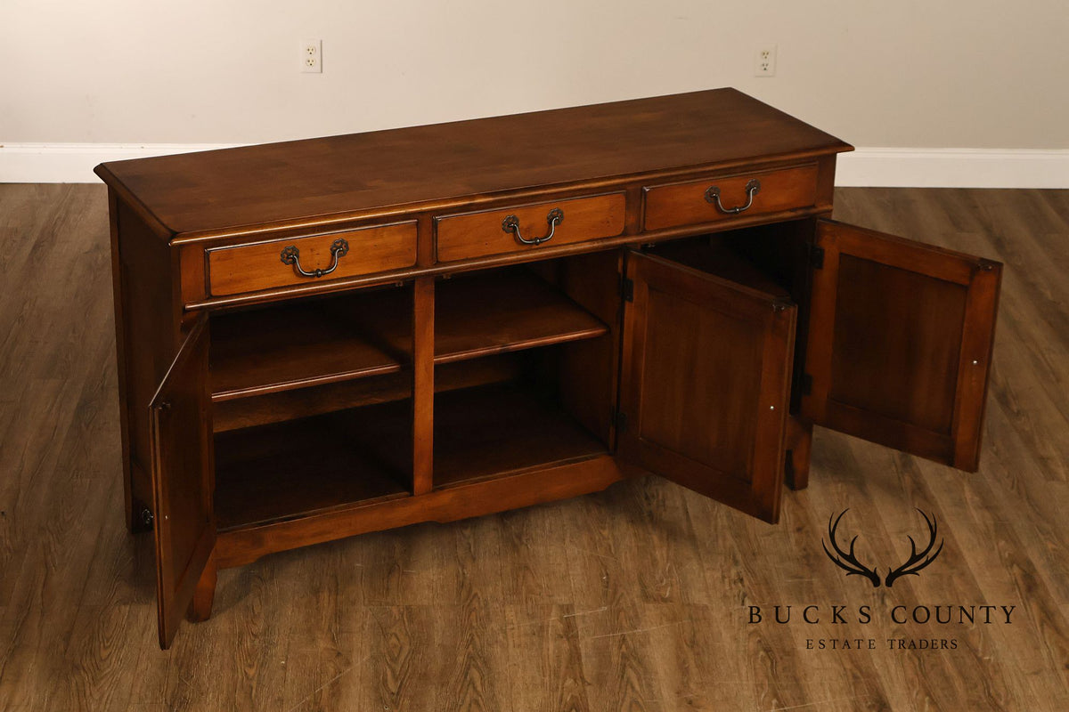 Vintage Pennsylvania House Villas Collection Maple Buffet Sideboard