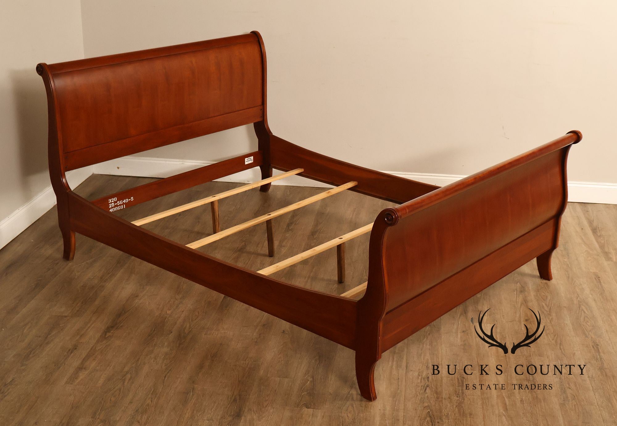 Ethan Allen Medallion Collection Cherry Queen Sleigh Bed