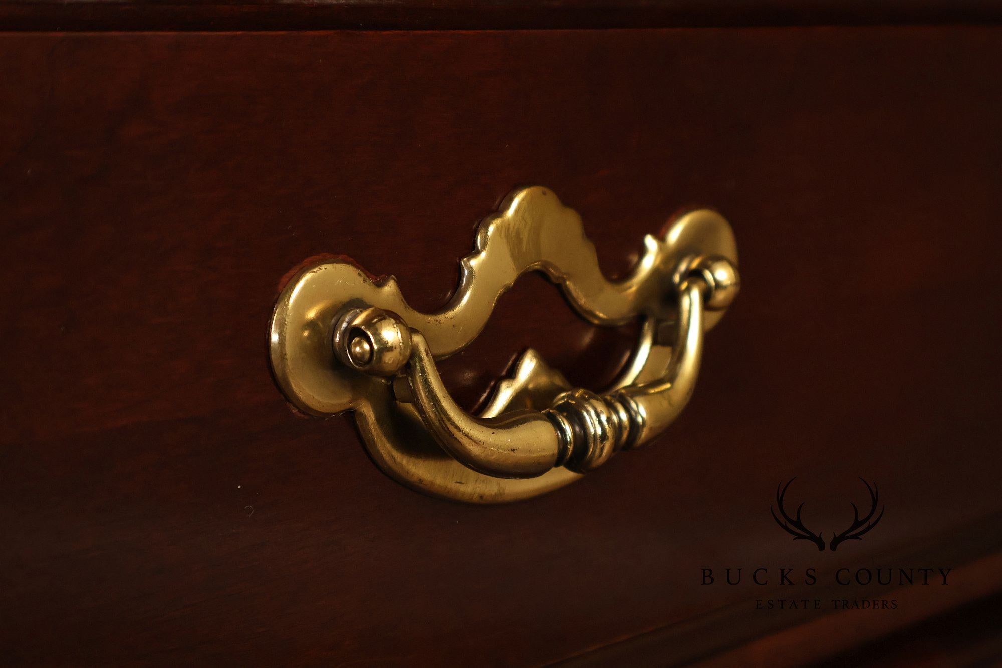 Thomasville 'Collectors Cherry' Triple Dresser with Tri-Fold Mirror