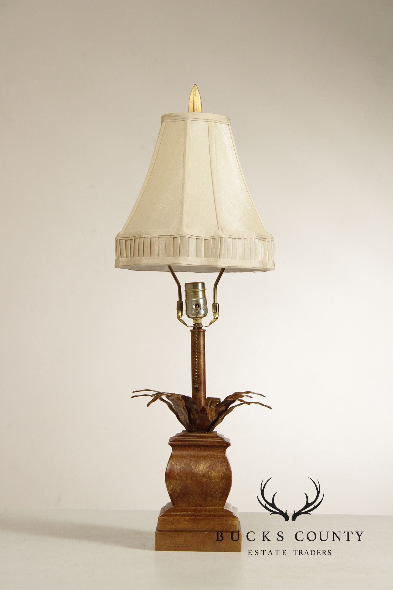 Contemporary Pineapple Table Lamp