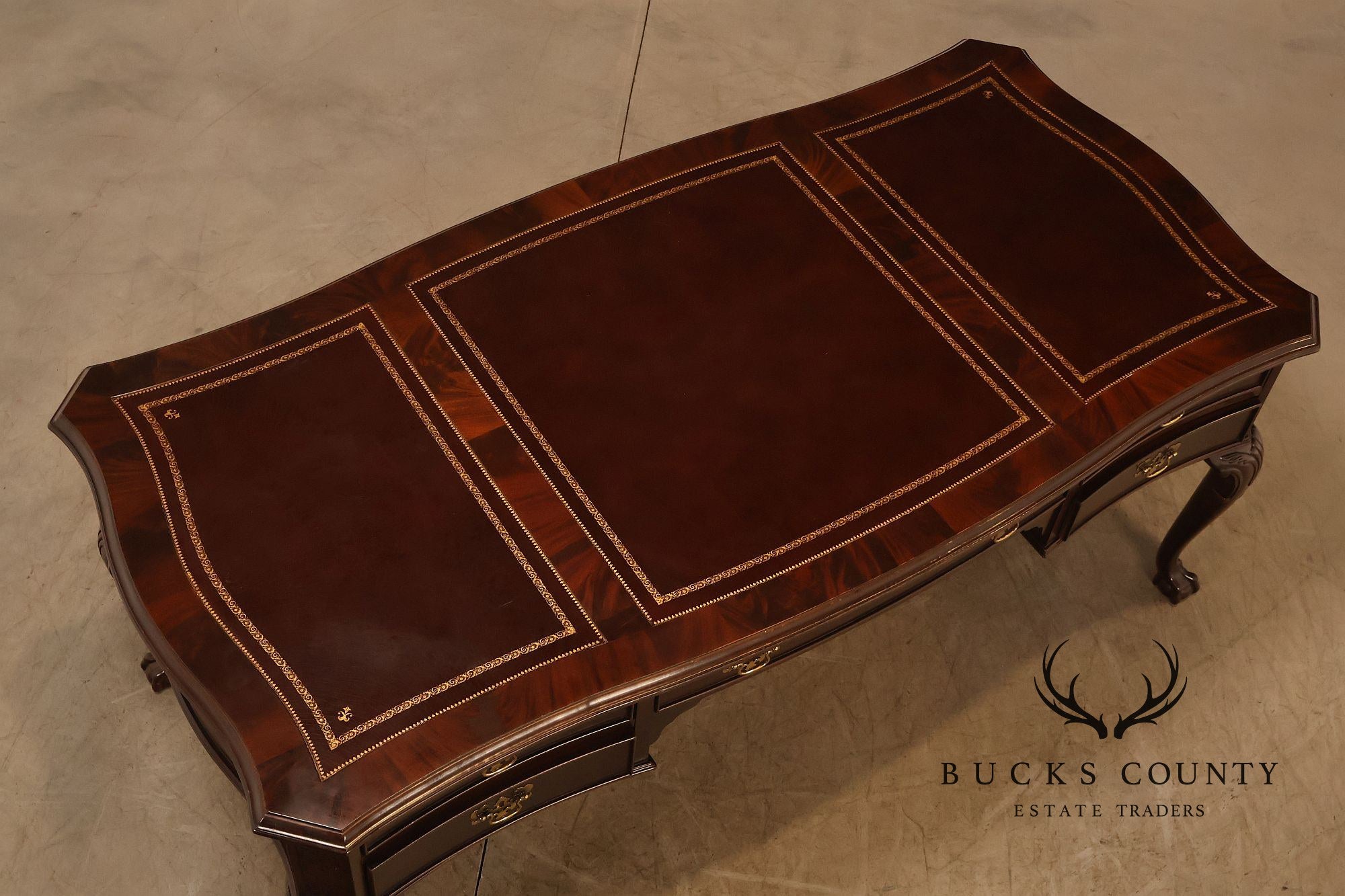 Sligh Georgian Style Vintage Mahogany Leather Top Executive Desk