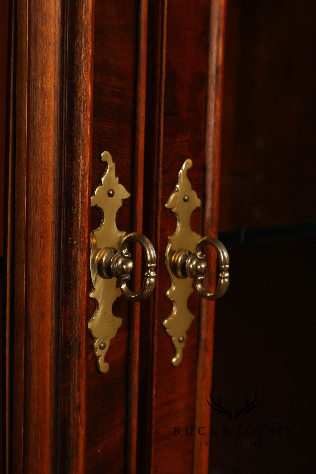 Henredon Furniture Georgian Style Mahogany Breakfront