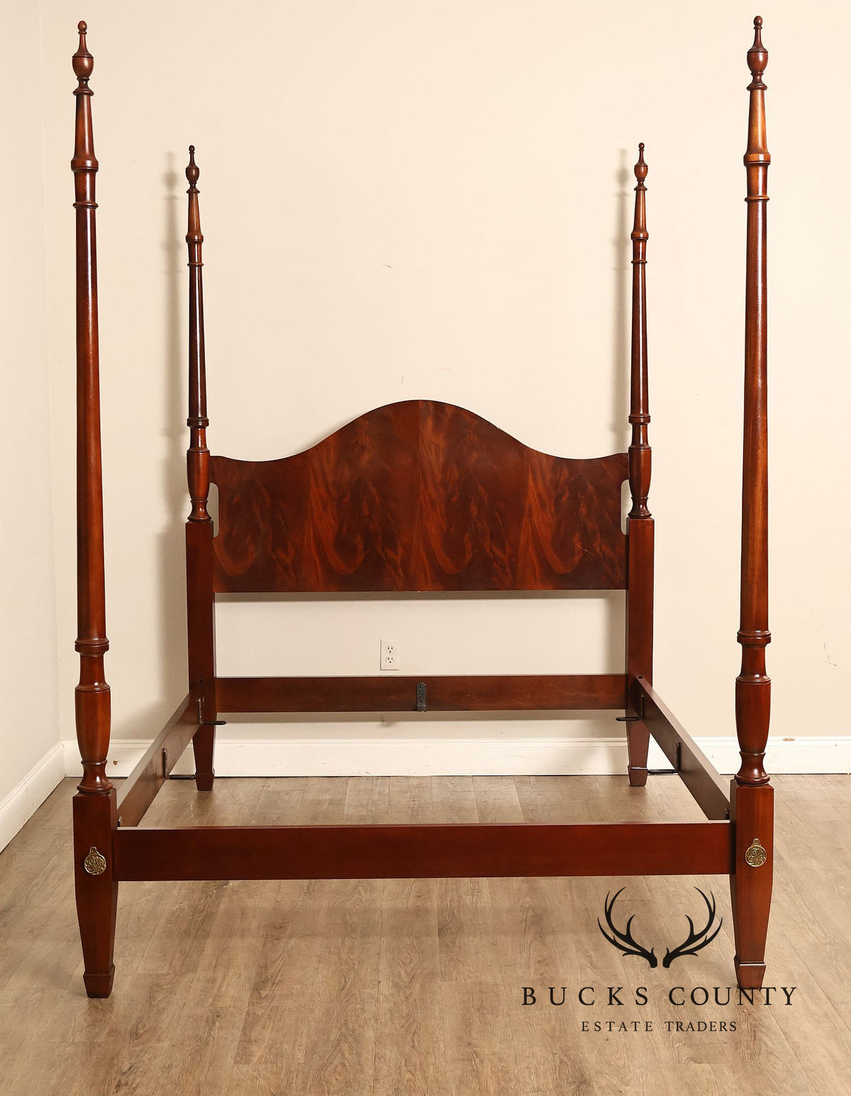 Hickory Chair Co. Georgian Style Queen Size Mahogany Four Poster Bed
