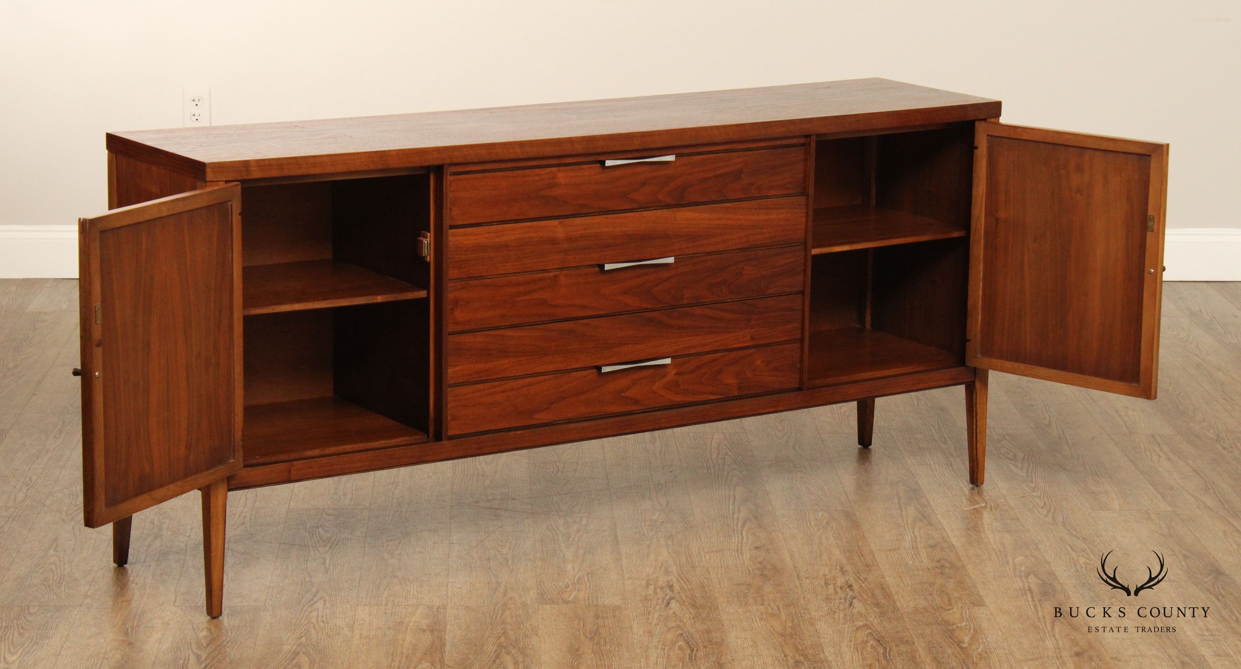 Lane 'Tuxedo' Mid Century Modern Walnut Sideboard