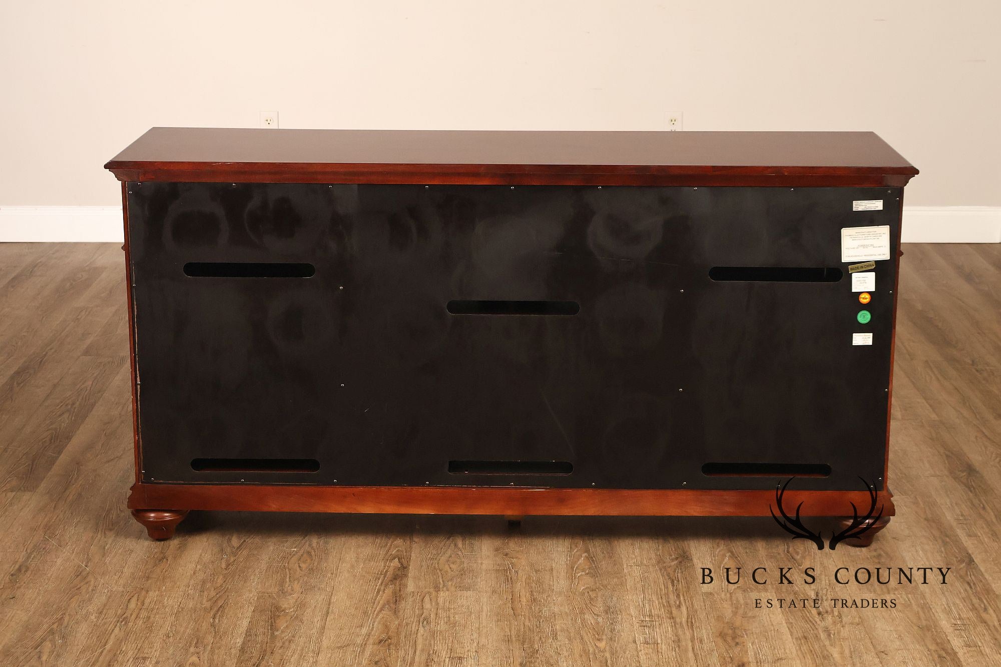 Thomasville Fredericksburg Transitional Style Entertainment Console Cabinet