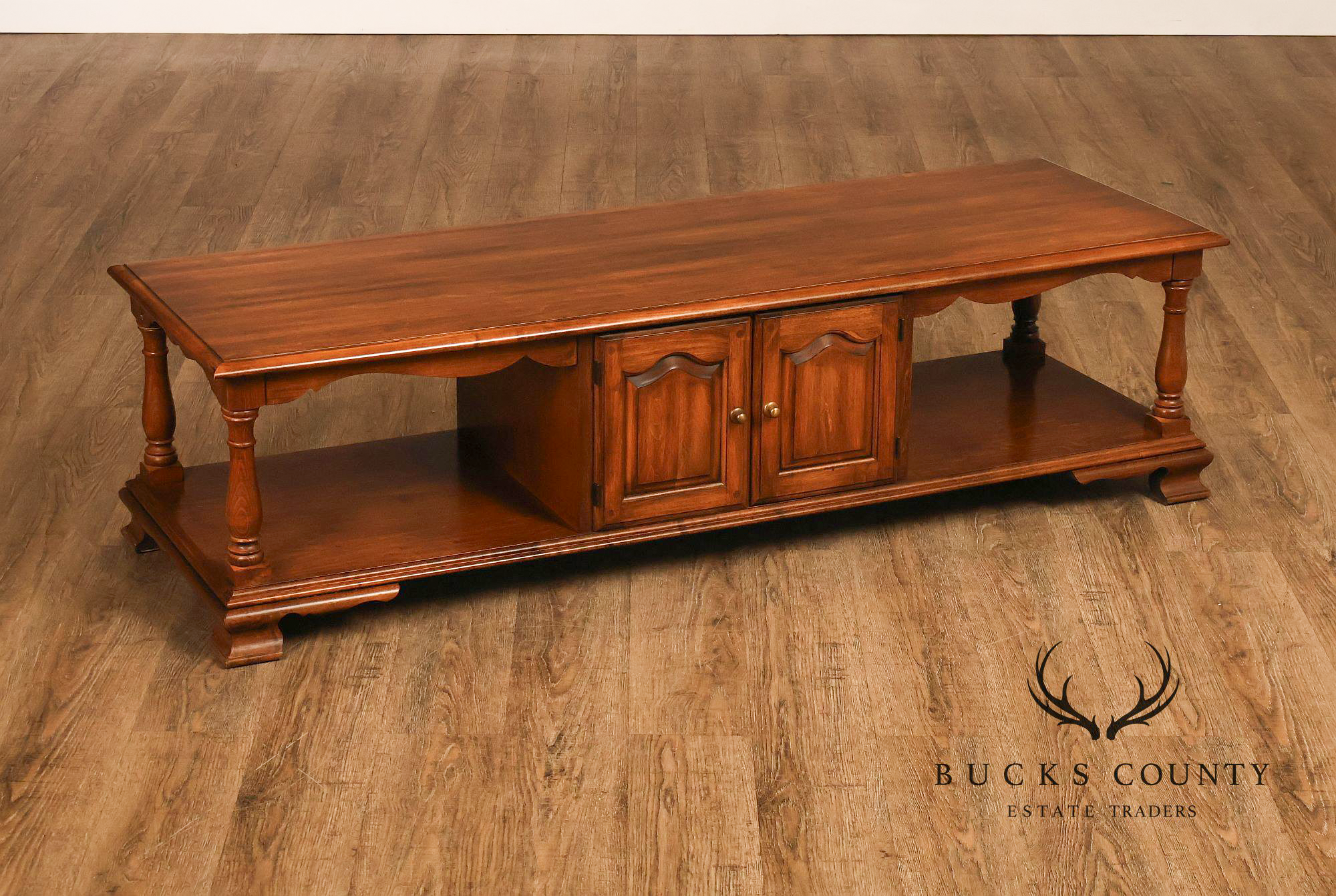 Pennsylvania House Traditional Style Vintage Maple Long Coffee Table With Cabinet Storage