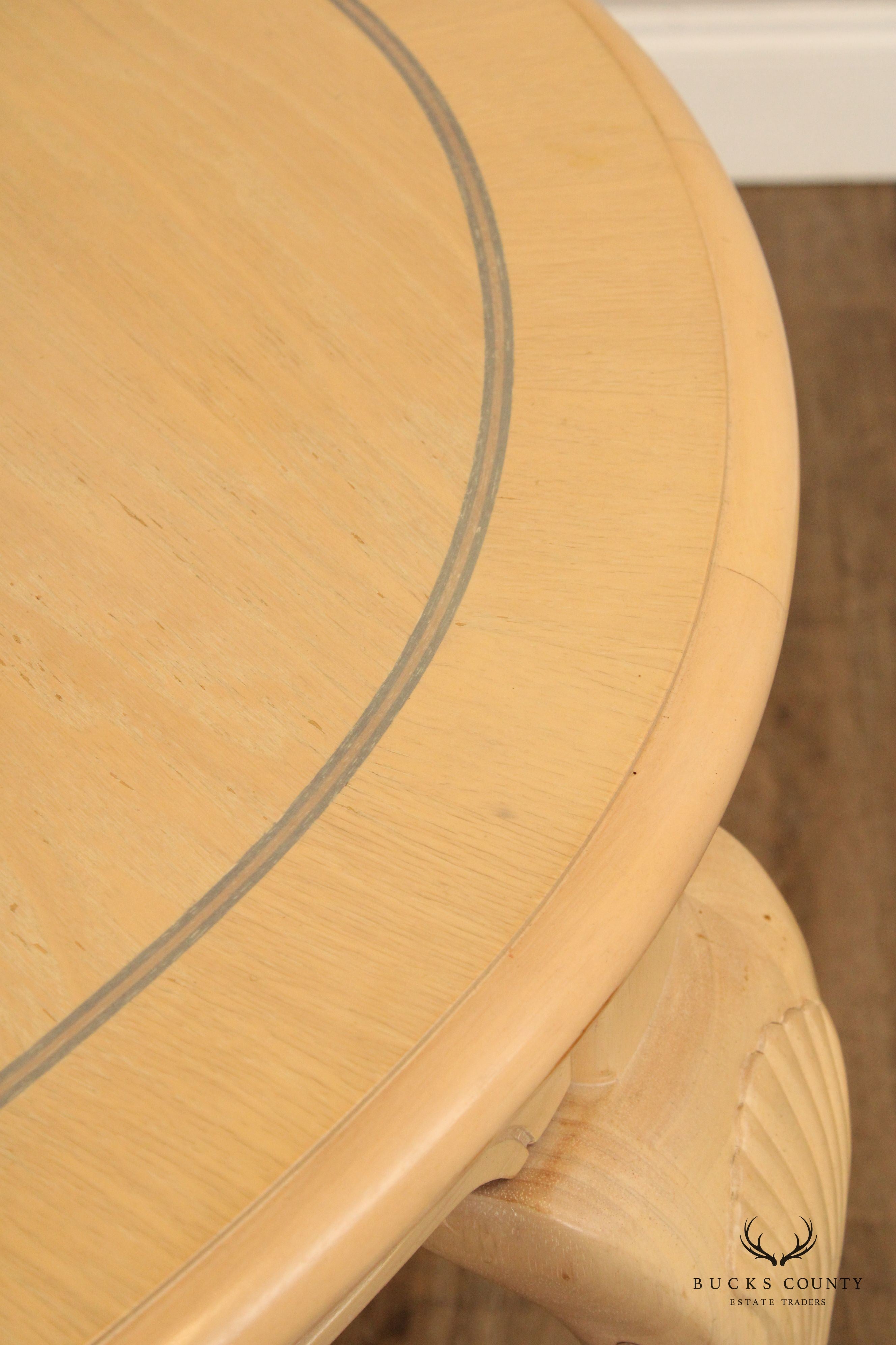 Bernhardt Queen Anne Style Expandable Oval Dining table
