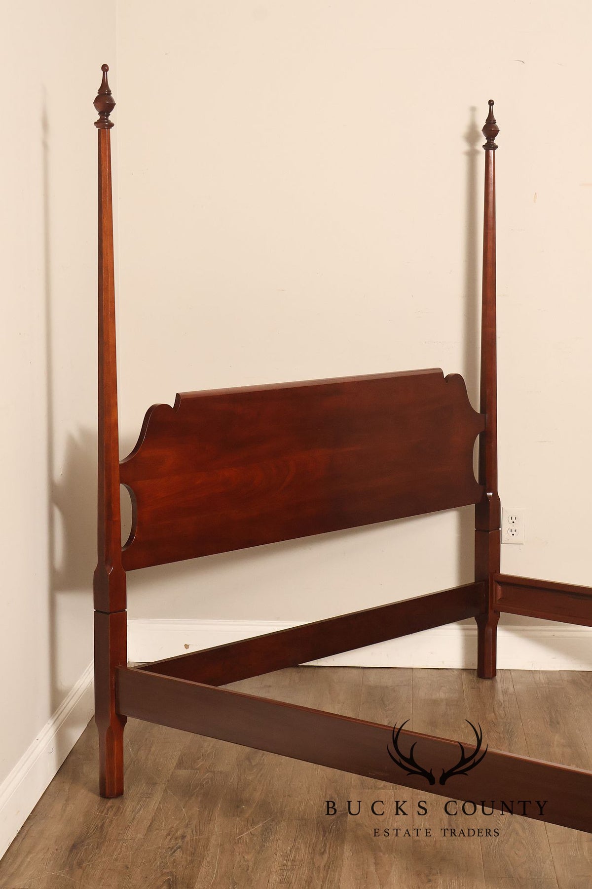 Statton Cherry Queen Size Poster Bed