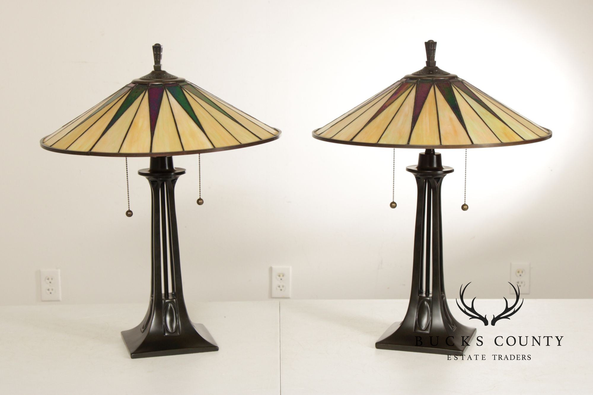 Quoizel Arts and Crafts Style Pair of 'Gotham' Table Lamps