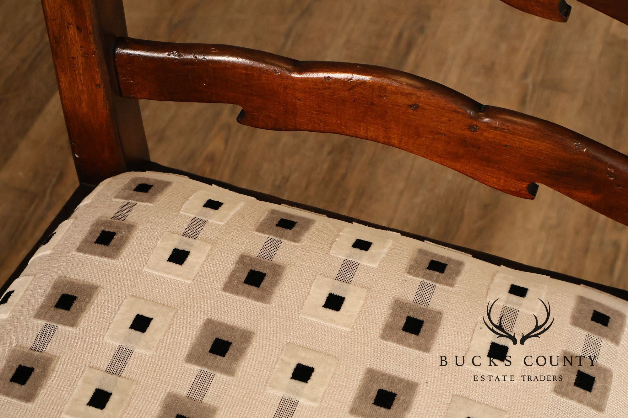 English Traditional Set Of Eight Custom Quality Ladderback Dining Chairs