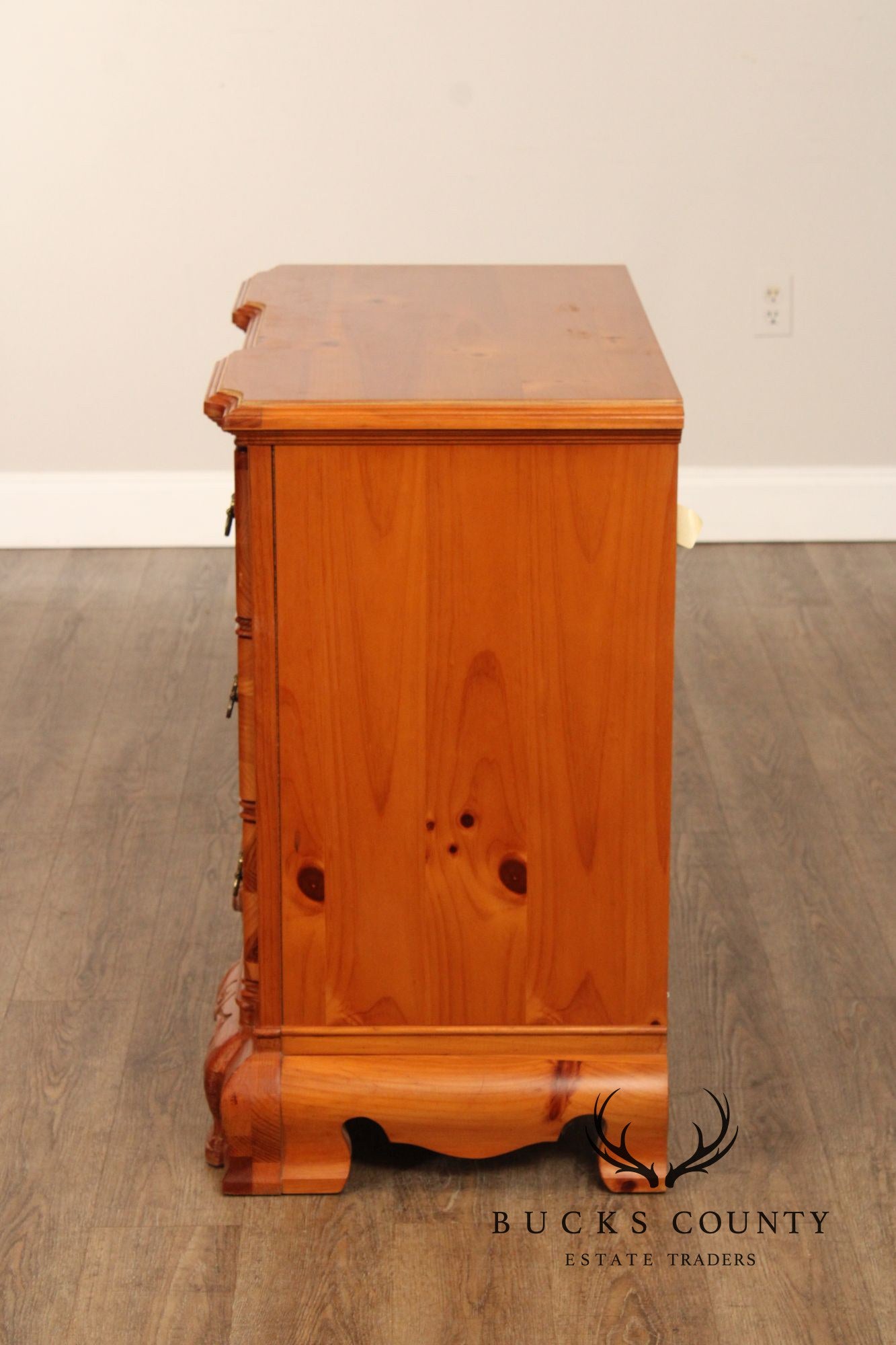 Pulaski Furniture Pair of Pine Goddard Chests