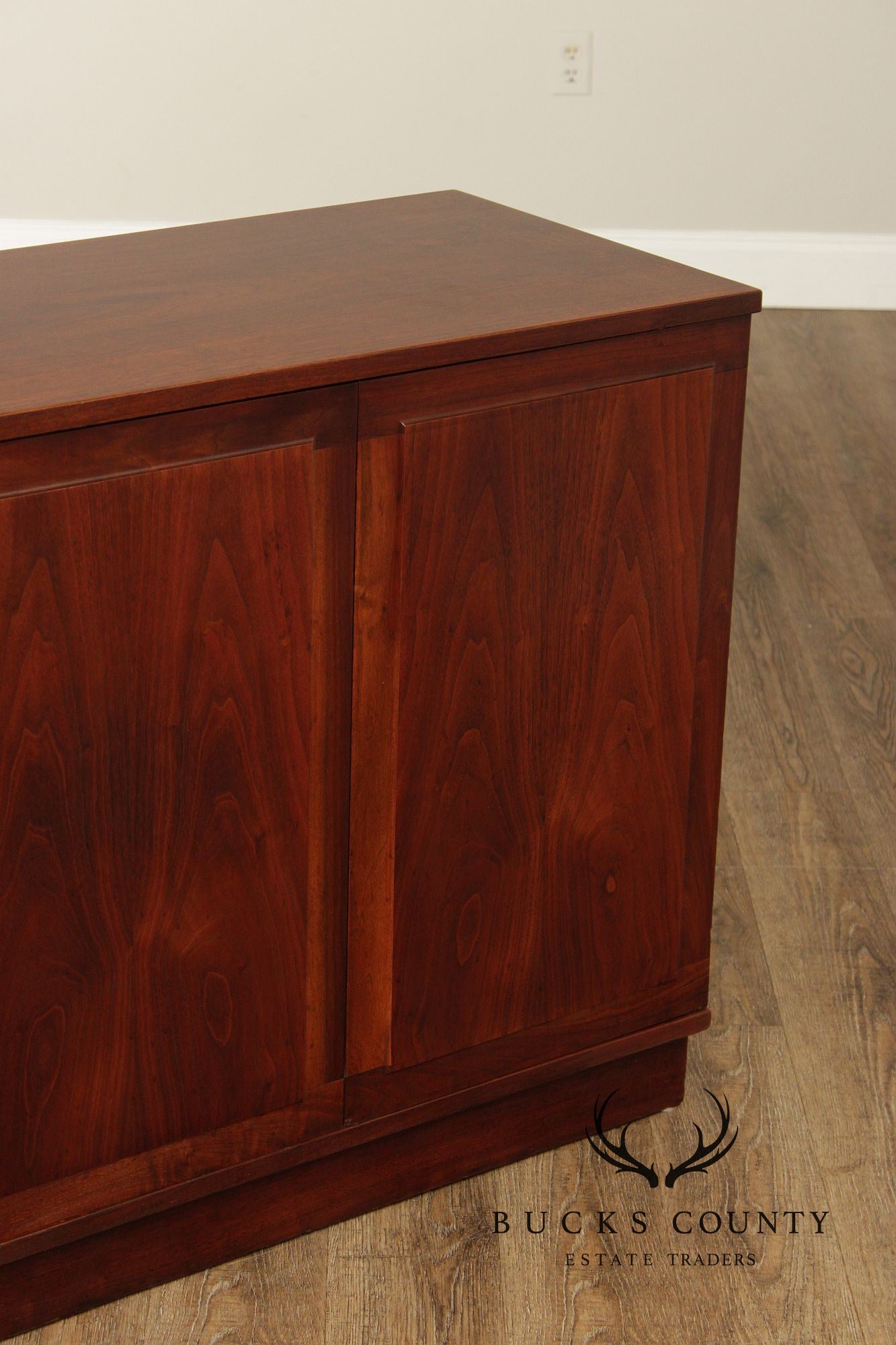 Jack Cartwright Mid-Century Modern Walnut Credenza Sideboard