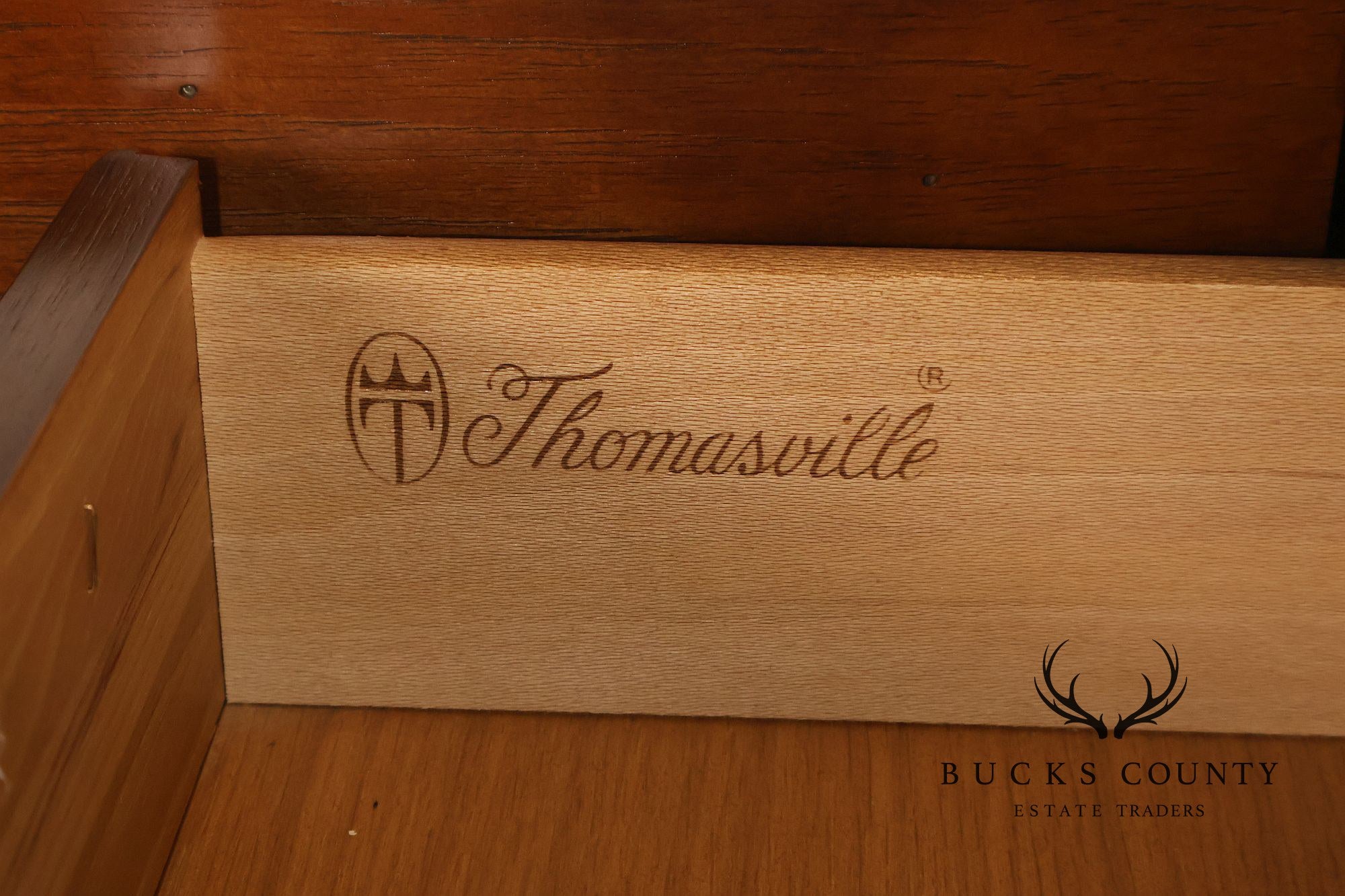 Thomasville 'Embassy' Asian Inspired Flip-Top Server