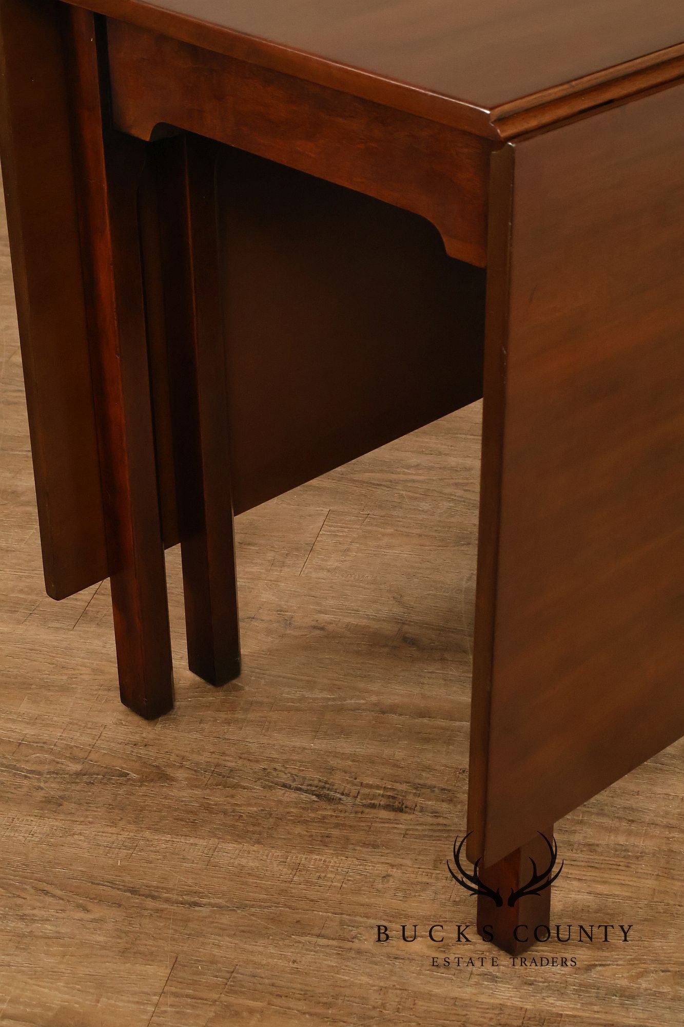 Kittinger Colonial Williamsburg Mahogany Drop Leaf Dining Table