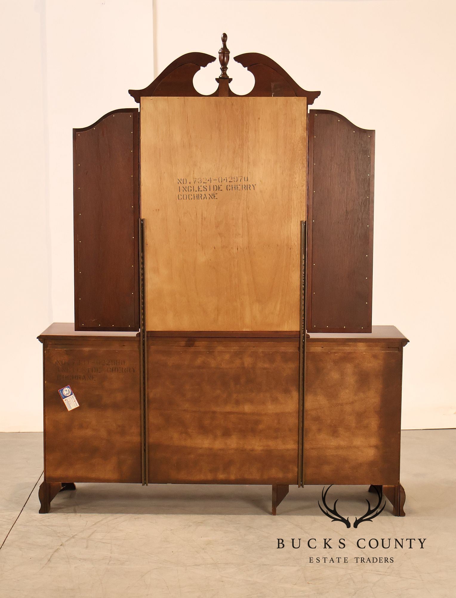 Cochran Mahogany Chippendale Style Cherry Dresser With Mirror