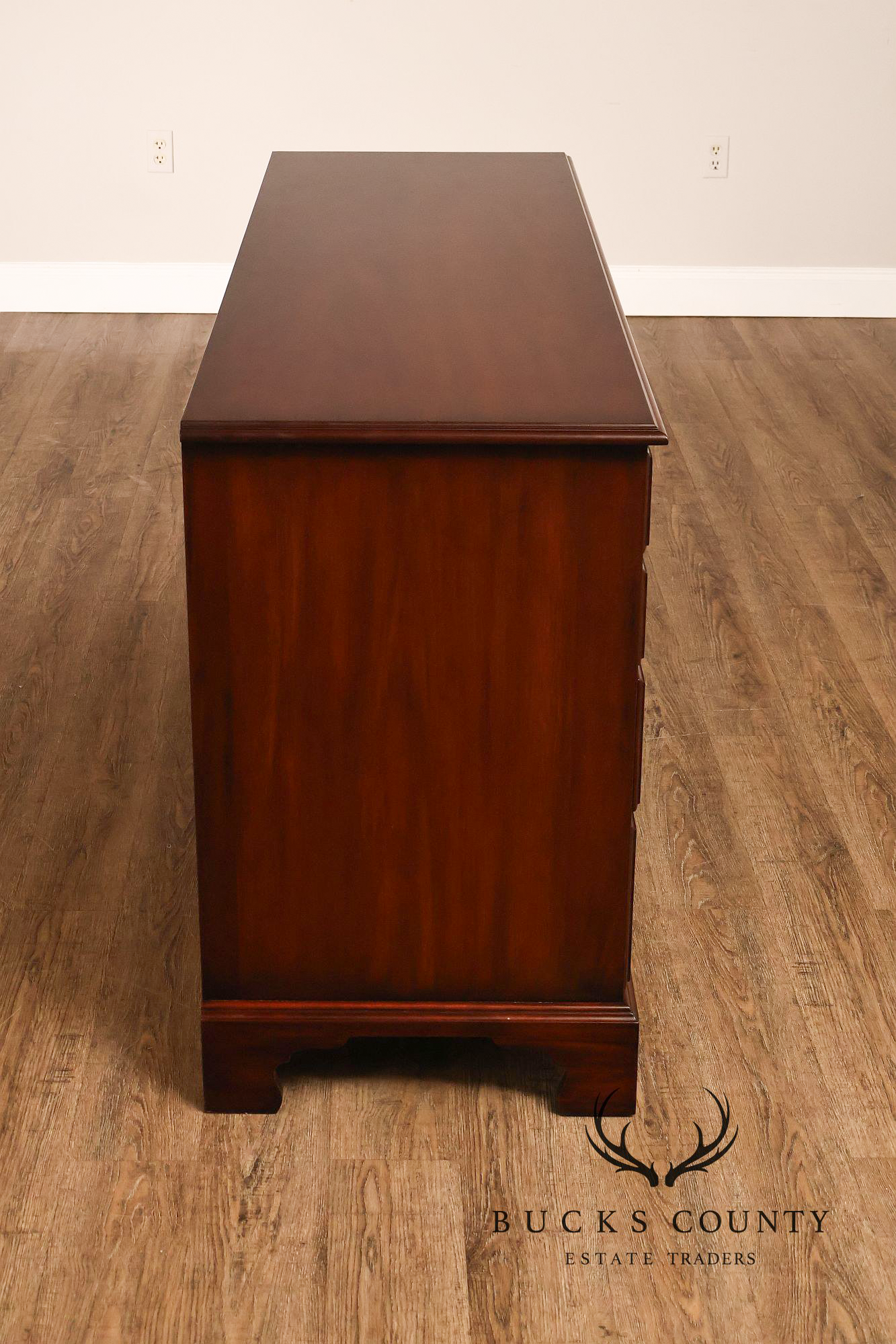 Henkel Harris Chippendale Style Mahogany Ten Drawer Bedroom Dresser